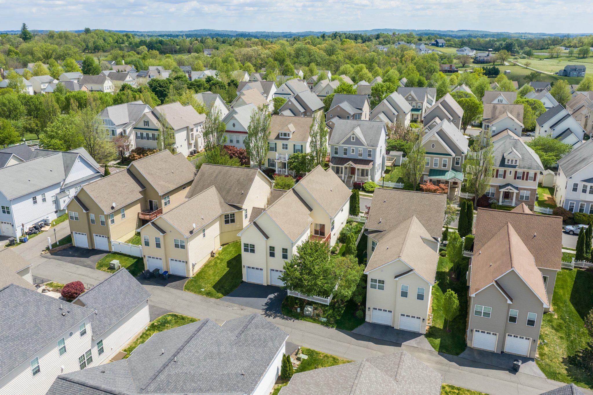 LAKE POINT ROUND HILL - Residential