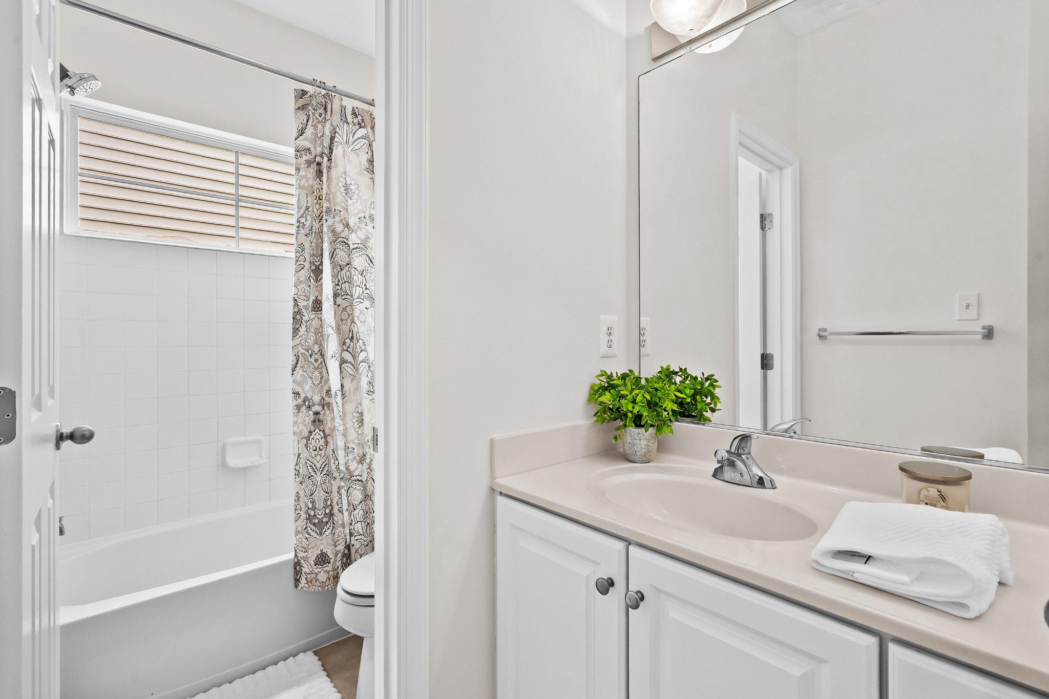 LAKE POINT ROUND HILL - Residential