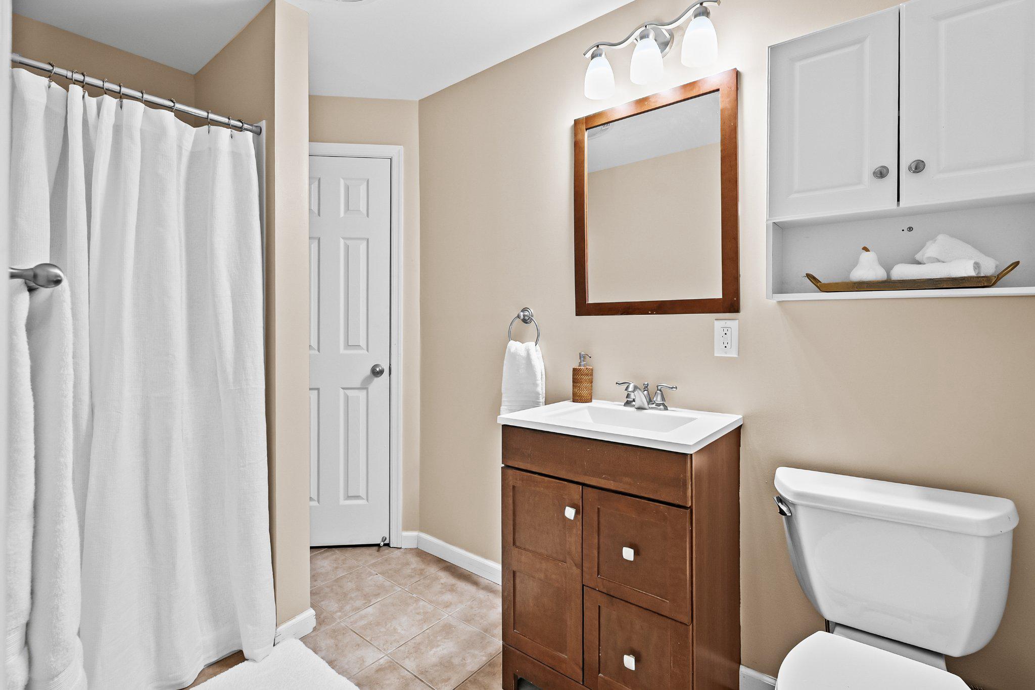 LAKE POINT ROUND HILL - Residential