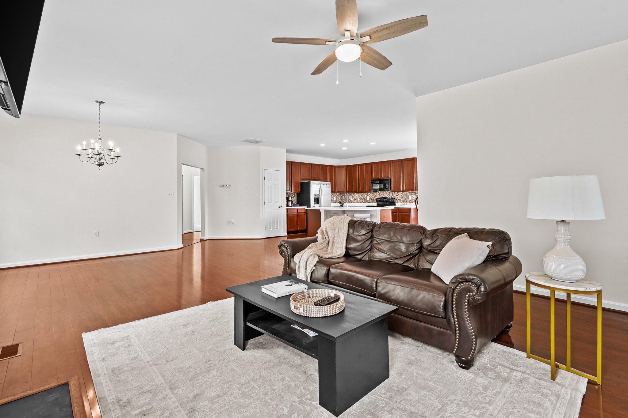 LAKE POINT ROUND HILL - Residential