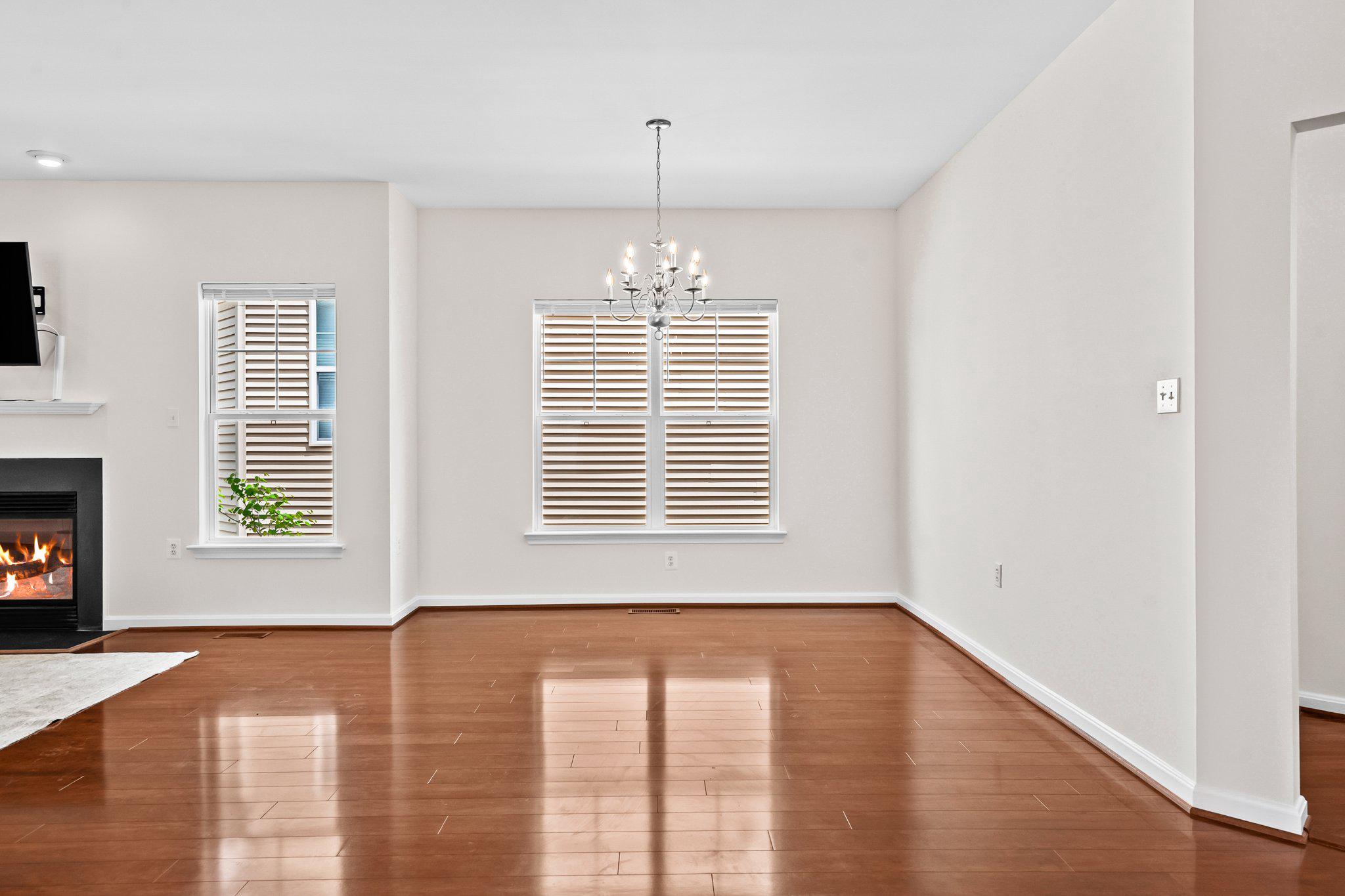 LAKE POINT ROUND HILL - Residential