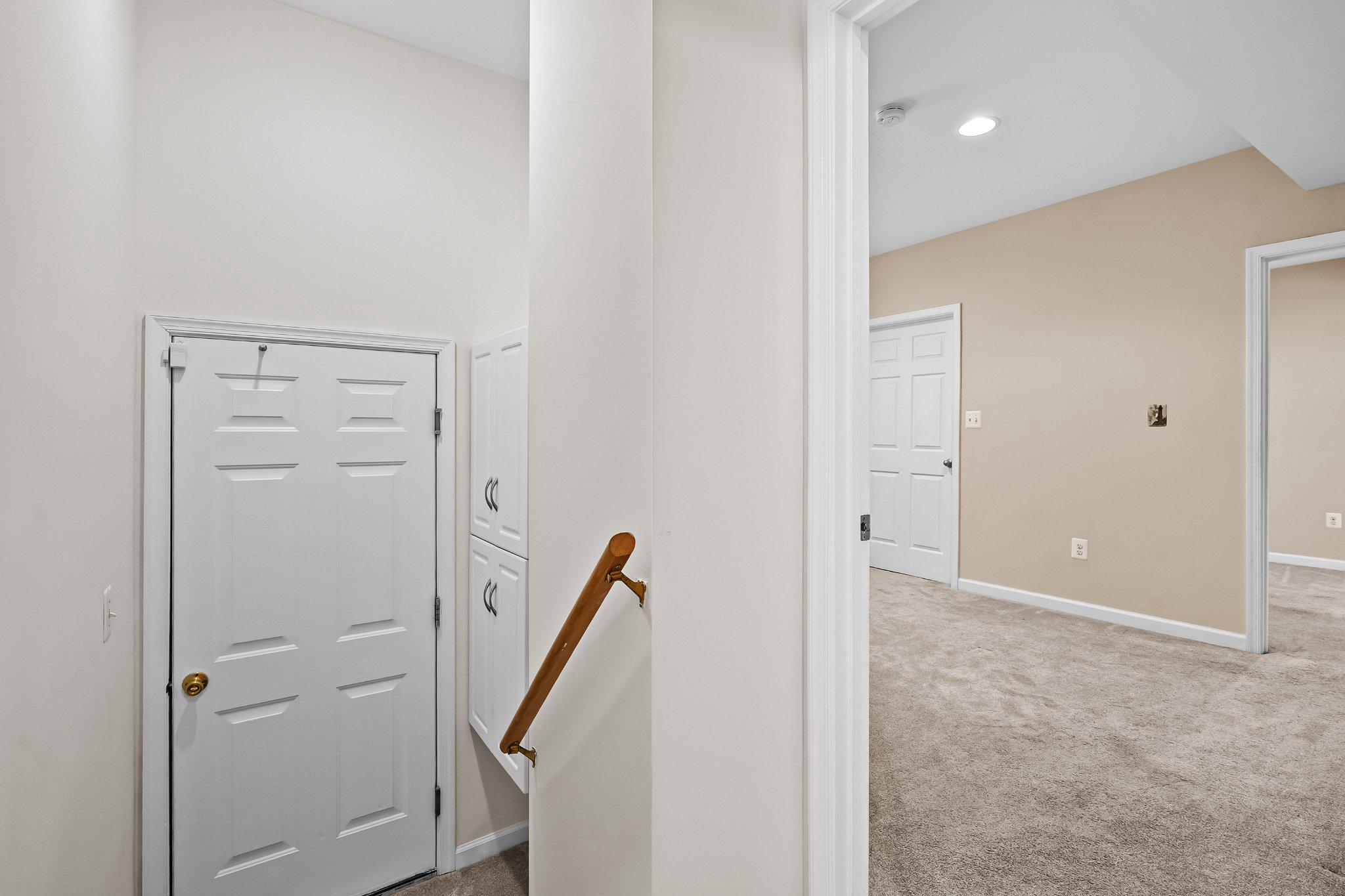 LAKE POINT ROUND HILL - Residential