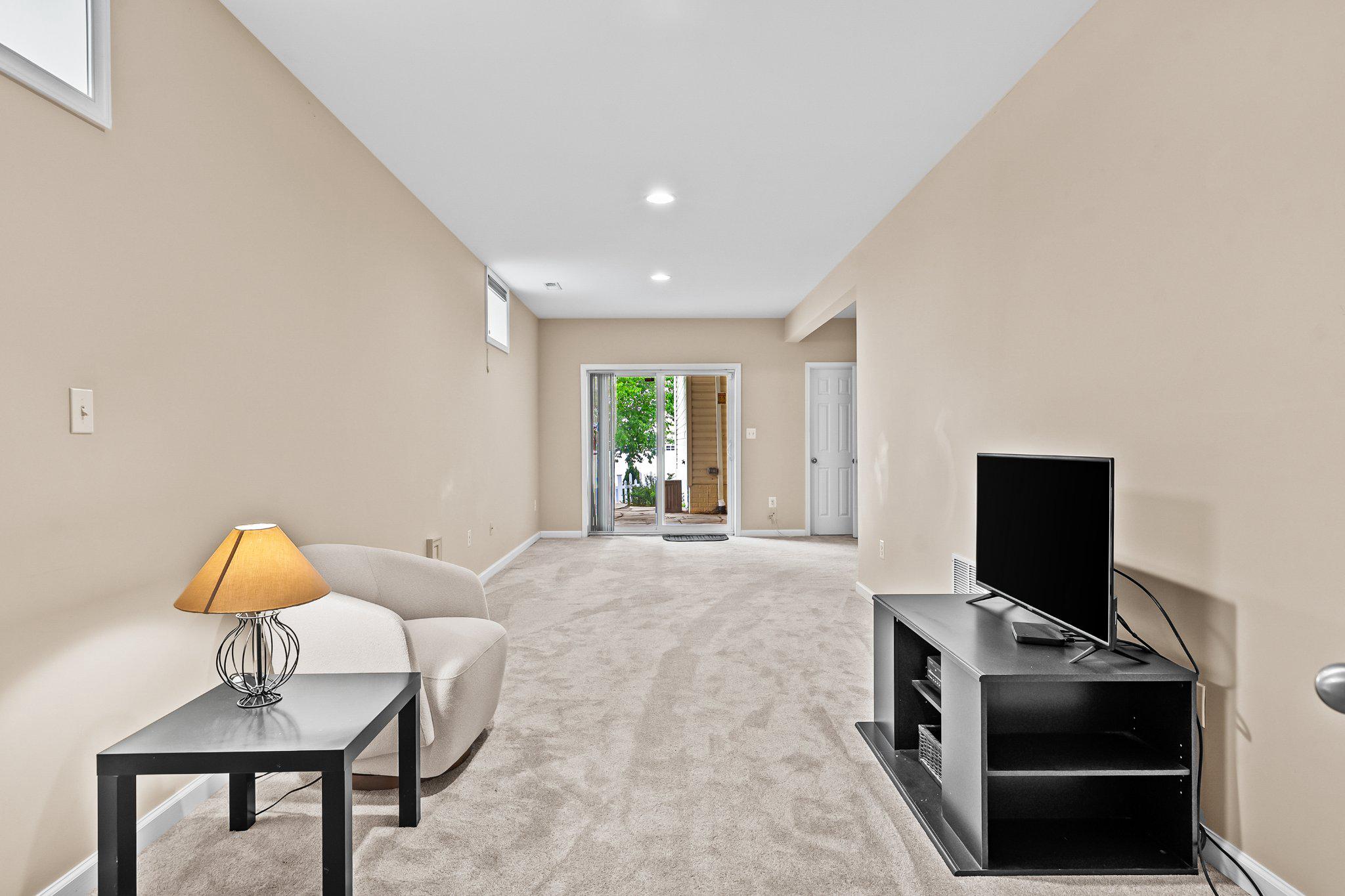 LAKE POINT ROUND HILL - Residential