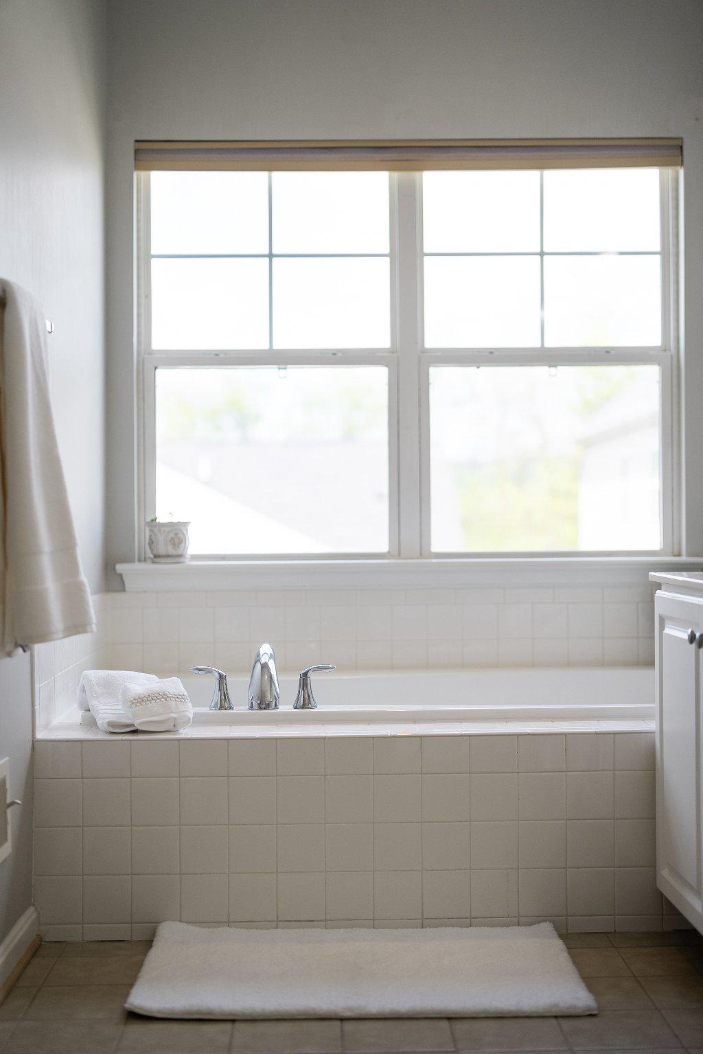 LAKE POINT ROUND HILL - Residential