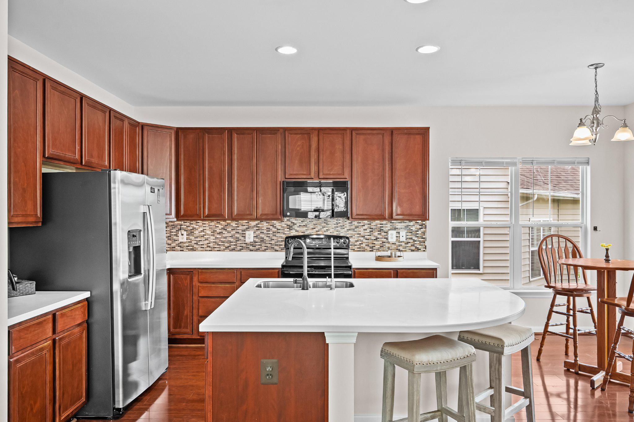 LAKE POINT ROUND HILL - Residential