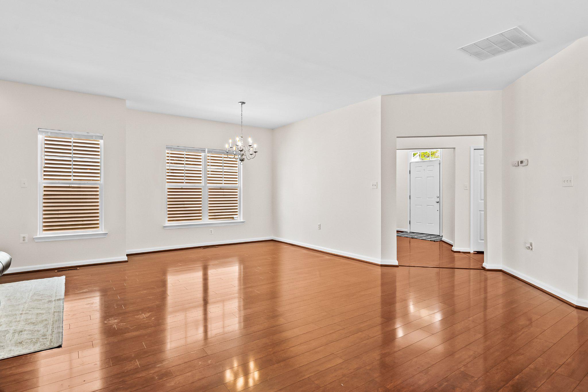 LAKE POINT ROUND HILL - Residential