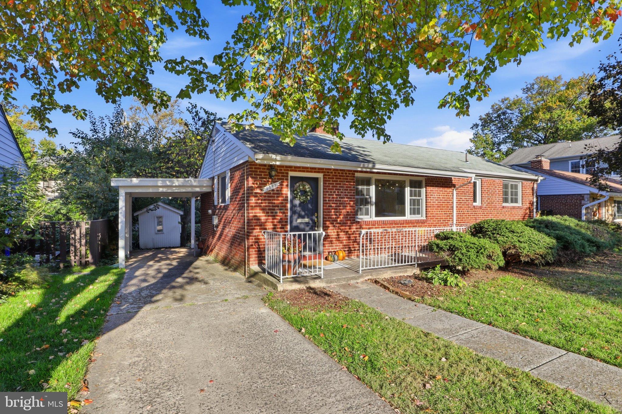 2543 N GREENBRIER STREET