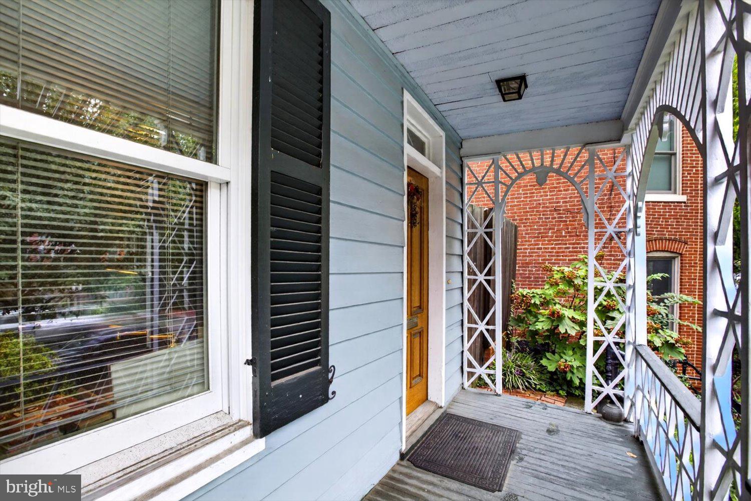 332 8TH STREET SE