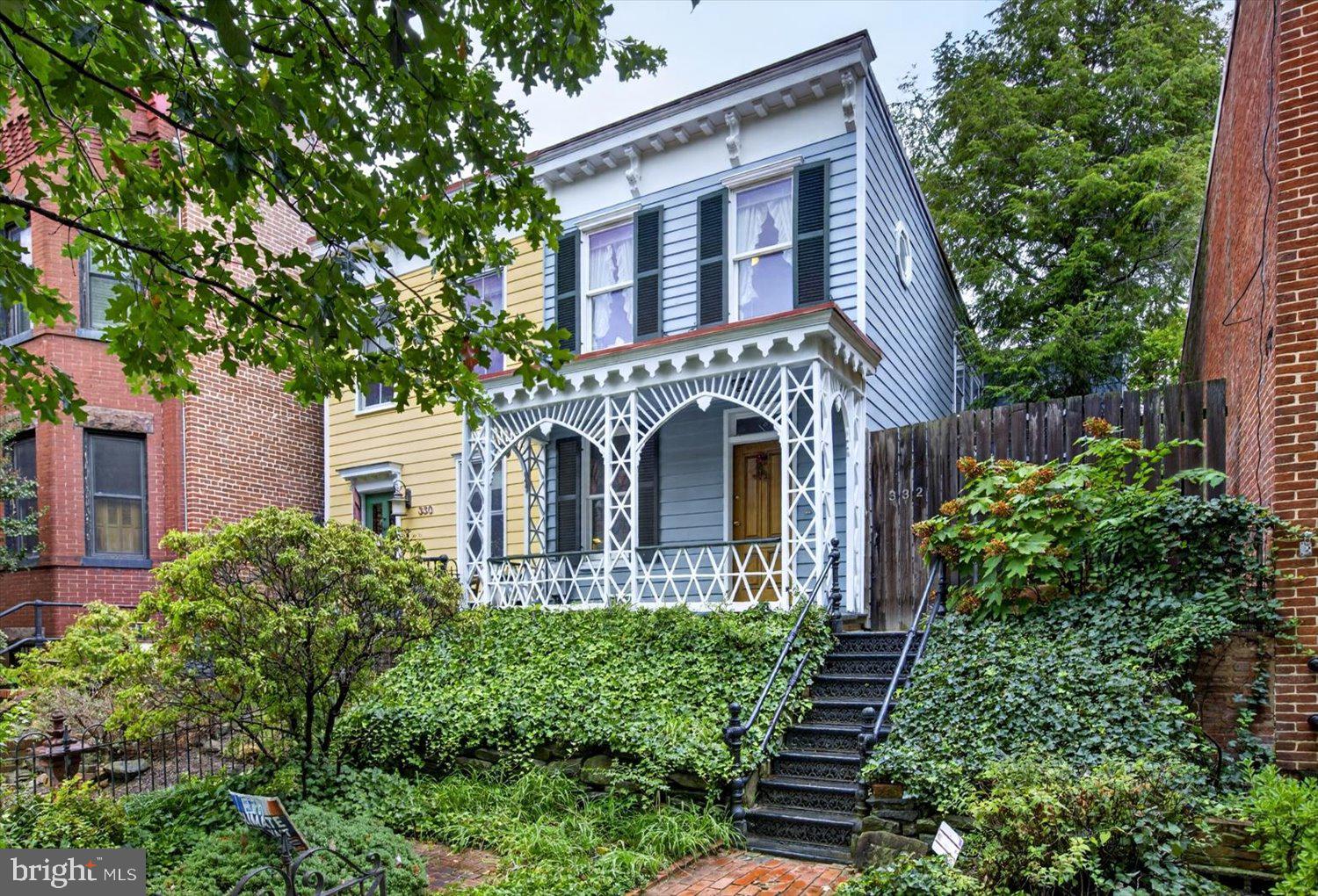 332 8TH STREET SE