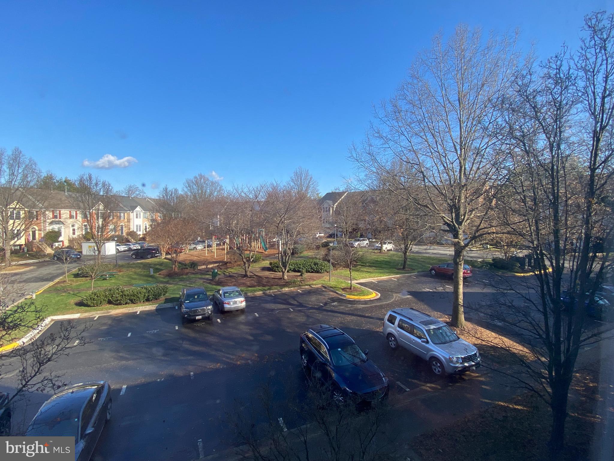 WILLOWS OF POTOMAC - Residential Lease