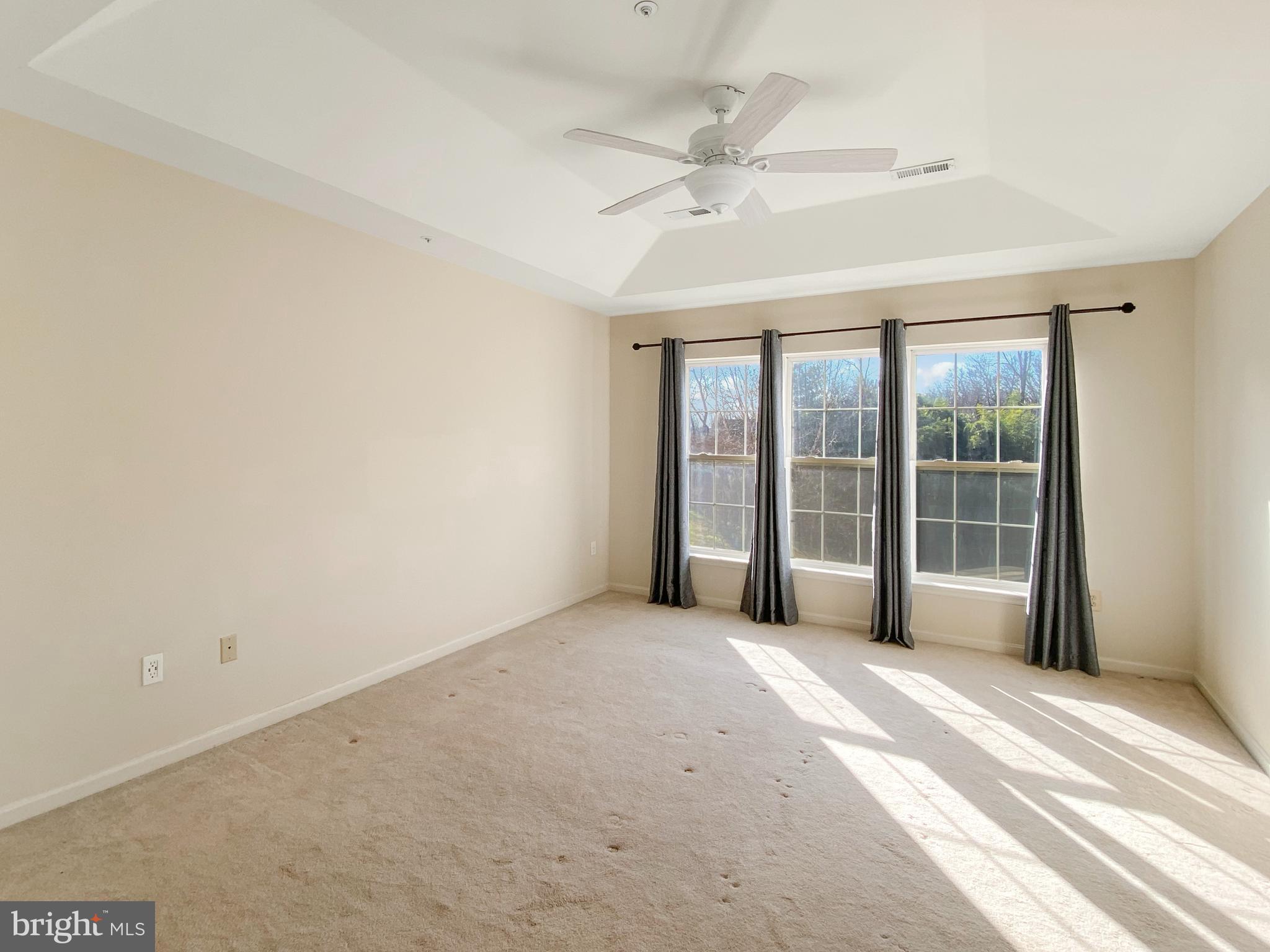 WILLOWS OF POTOMAC - Residential Lease