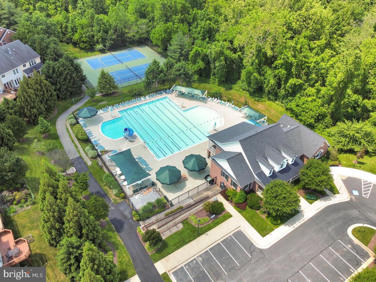 WILLOWS OF POTOMAC - Residential Lease