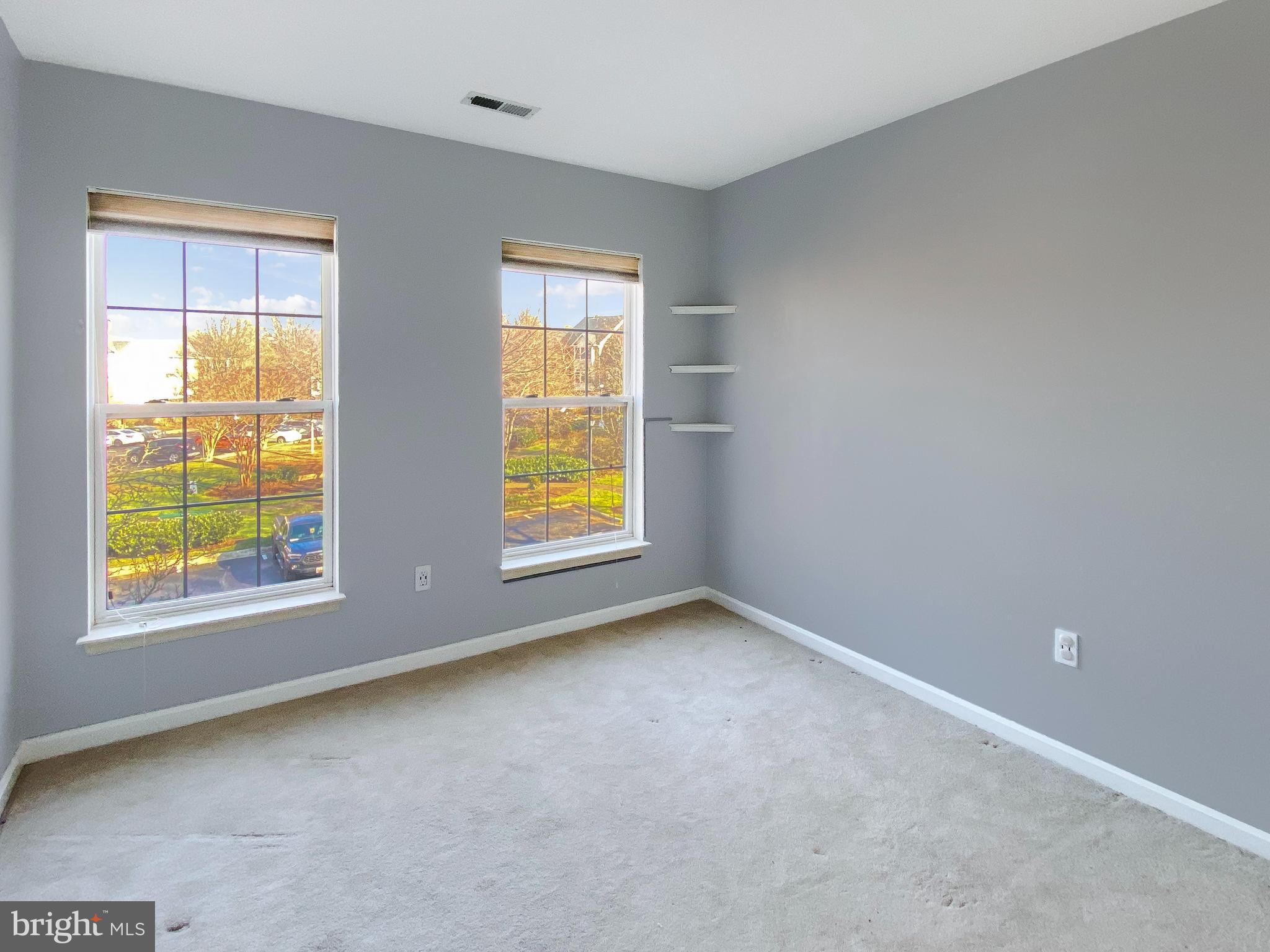 WILLOWS OF POTOMAC - Residential Lease