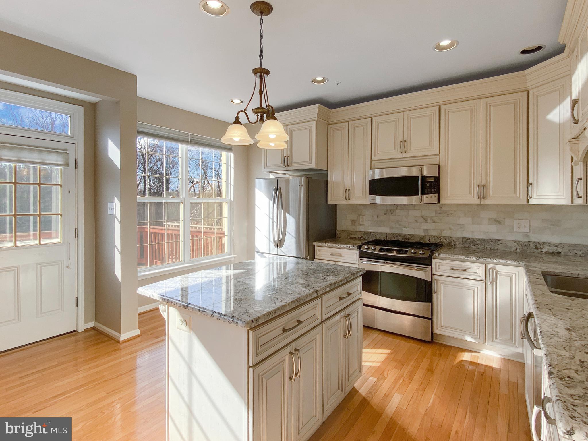 WILLOWS OF POTOMAC - Residential Lease