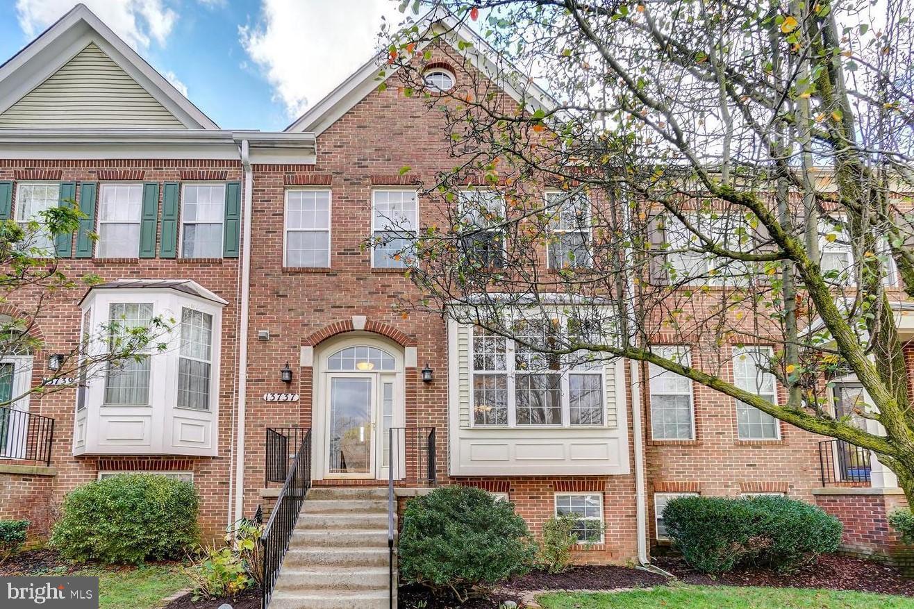 WILLOWS OF POTOMAC - Residential Lease