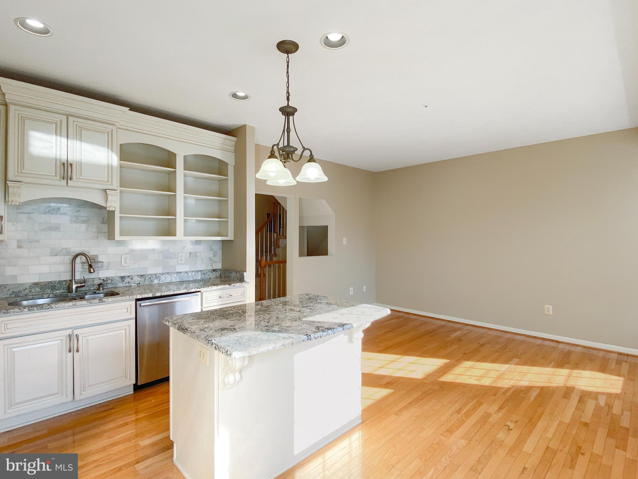 WILLOWS OF POTOMAC - Residential Lease