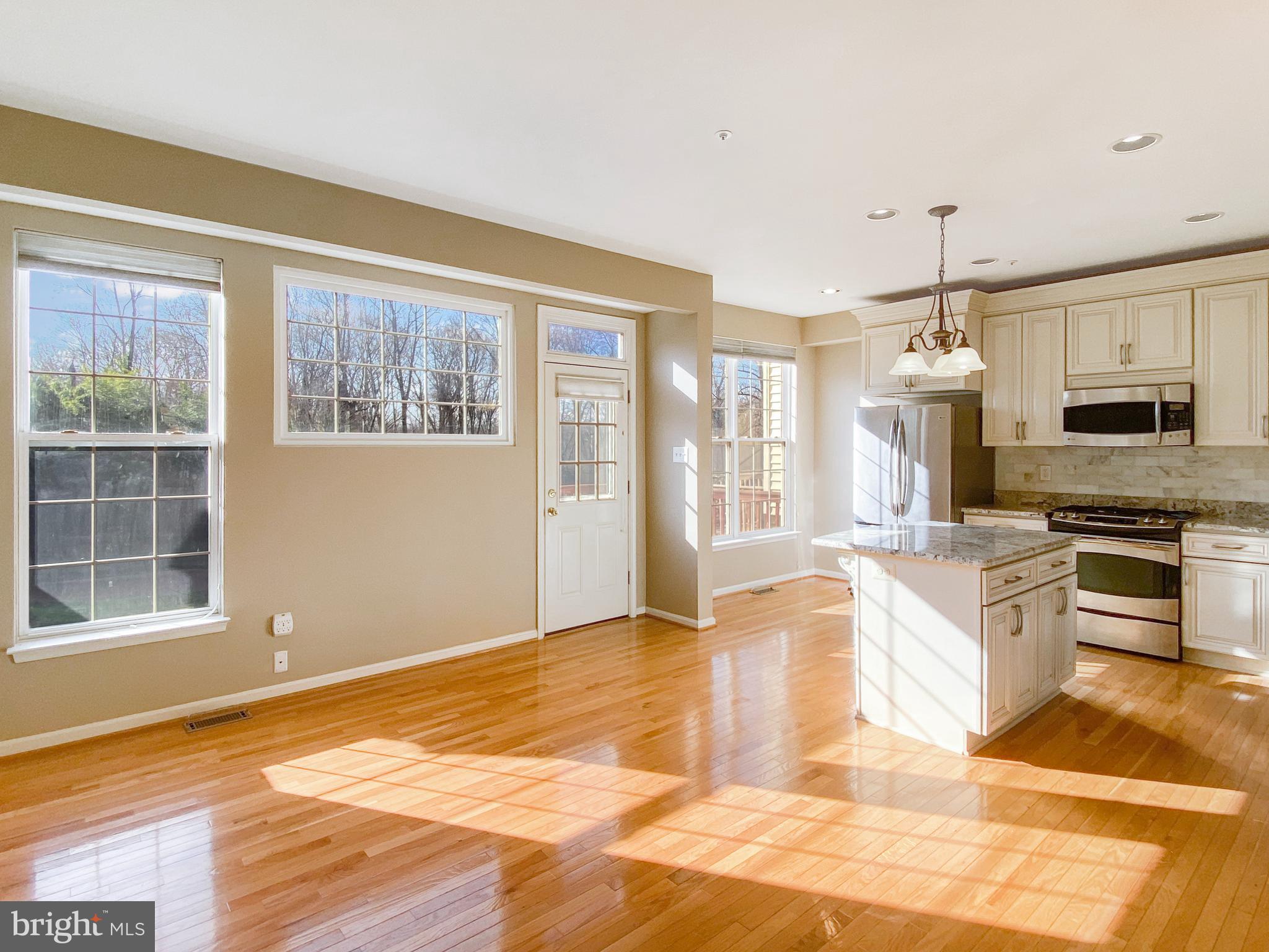 WILLOWS OF POTOMAC - Residential Lease