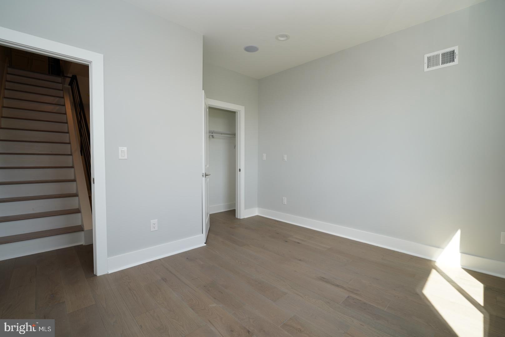 NORRIS SQUARE - Residential