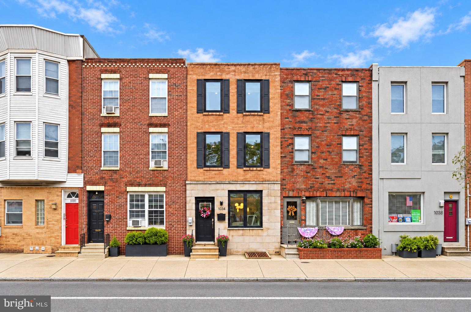 1008 CHRISTIAN STREET