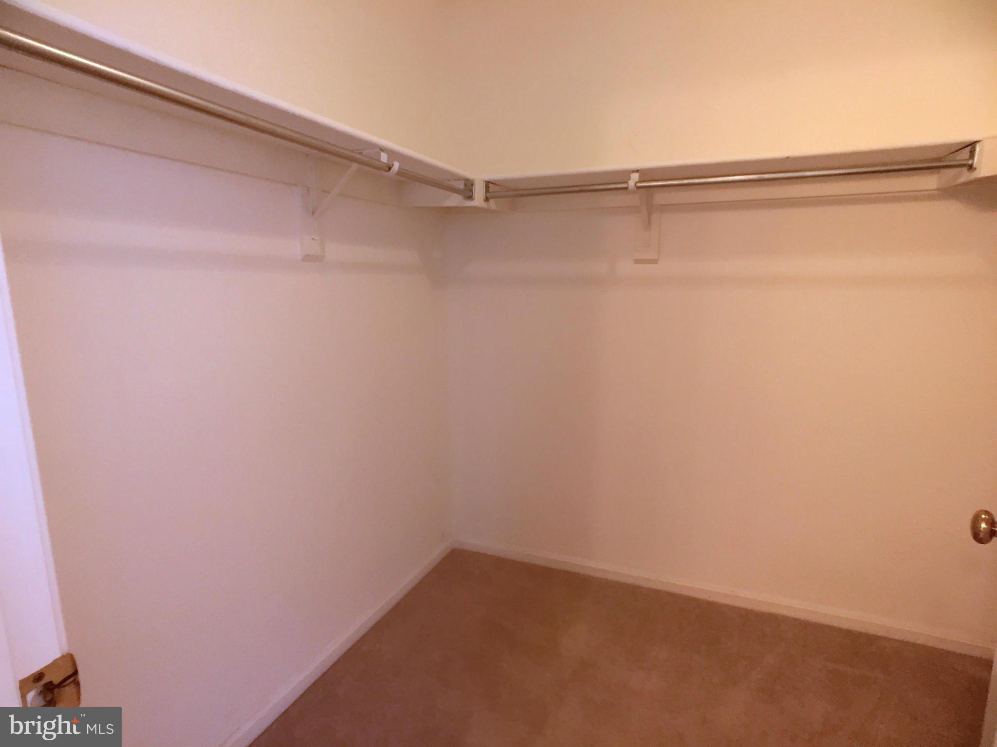 LAKE RIDGE/PROMONTRY OAK - Residential Lease