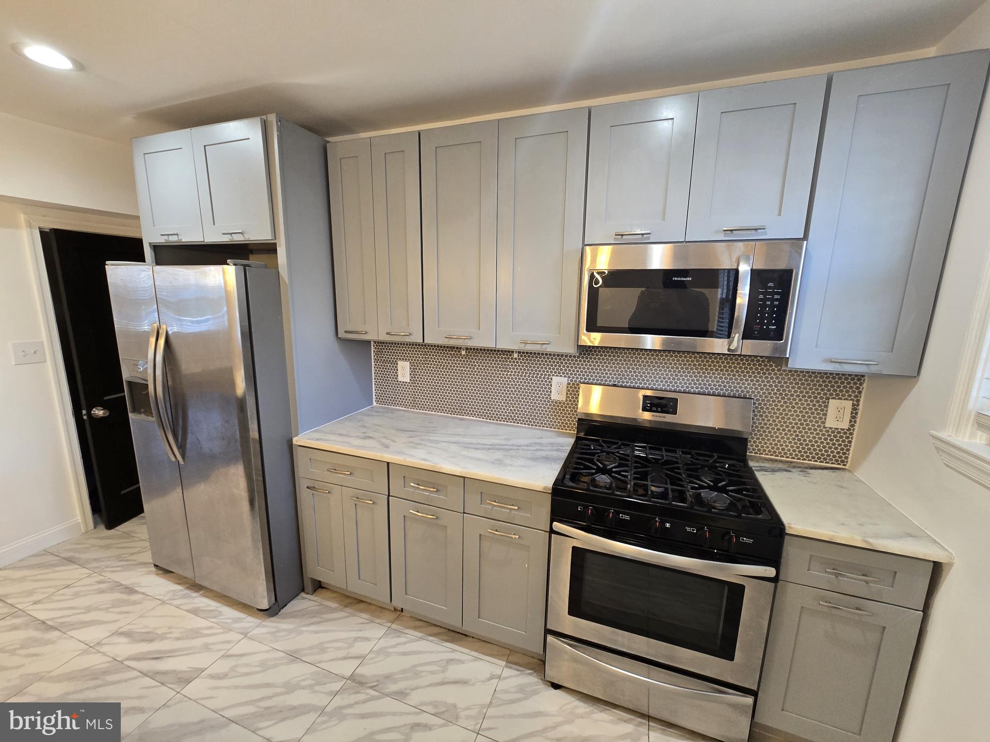 HILLEN - Residential Lease