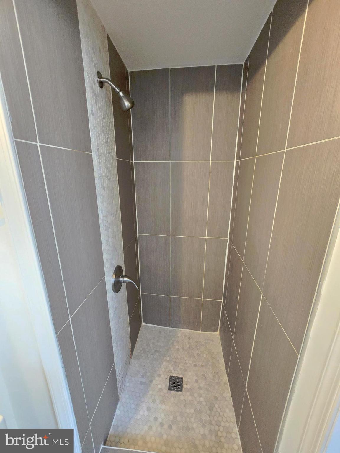 HILLEN - Residential Lease