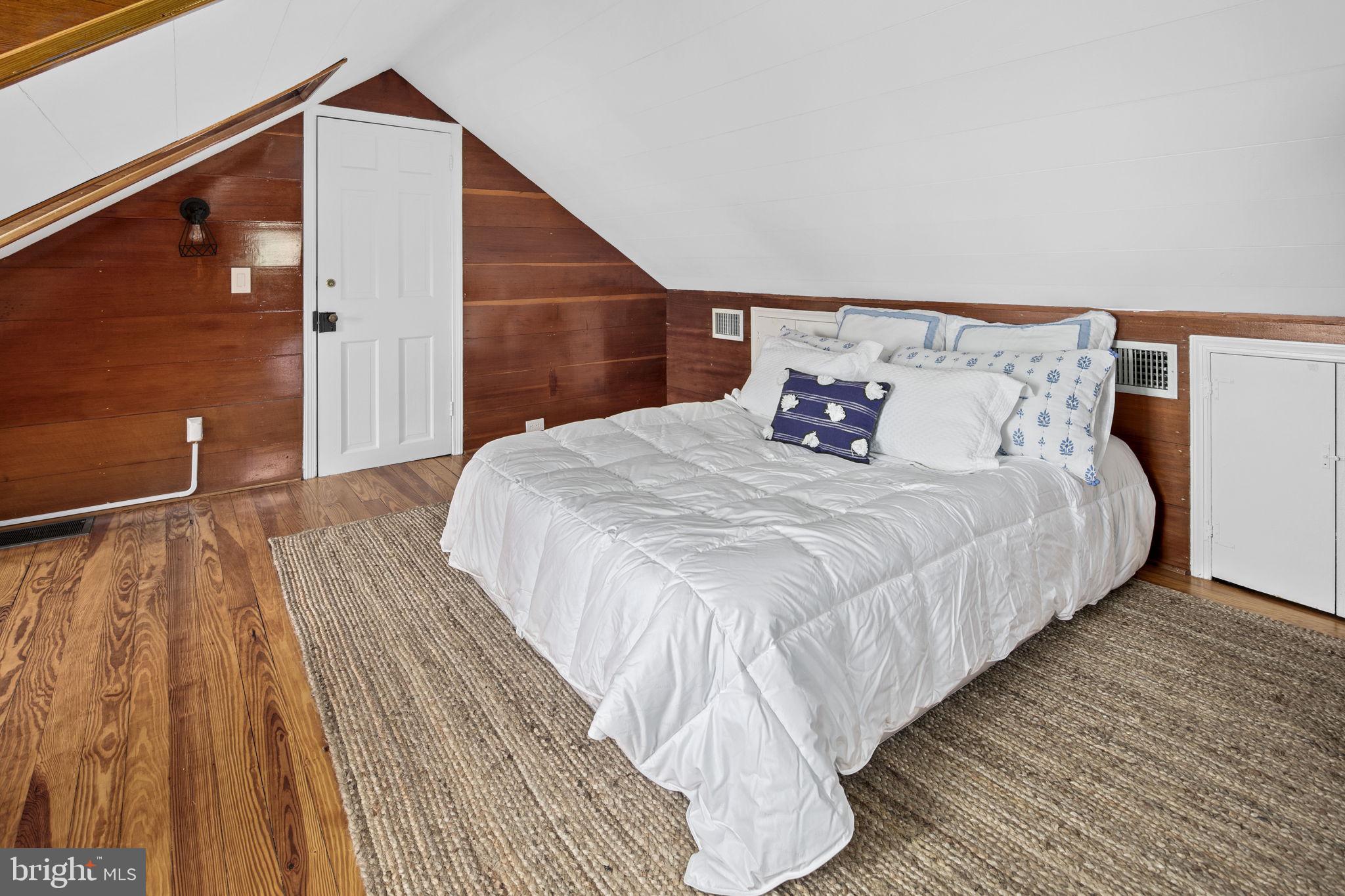 OLD TOWN ALEXANDRIA - Residential