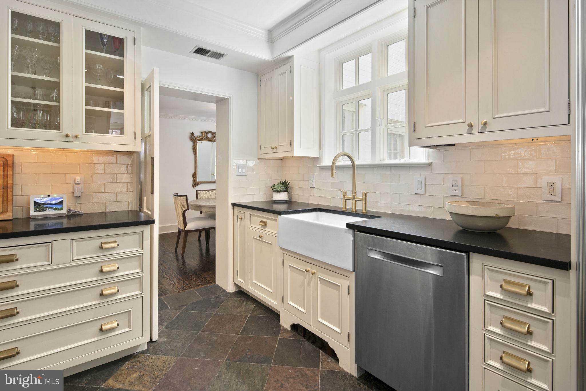 OLD TOWN ALEXANDRIA - Residential