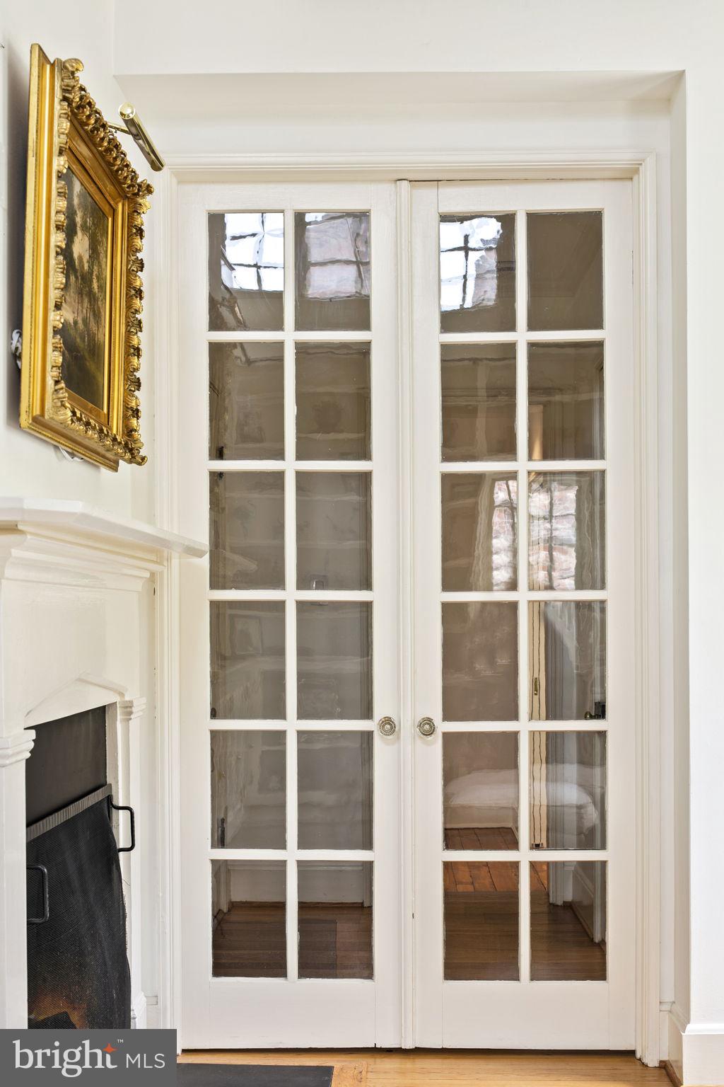 OLD TOWN ALEXANDRIA - Residential