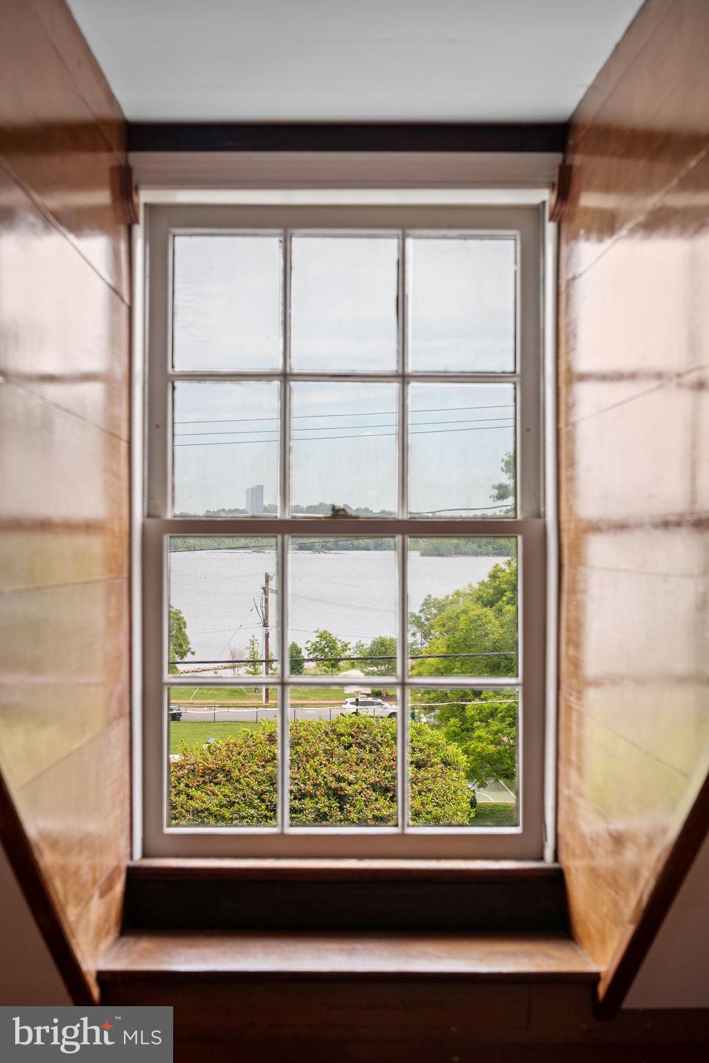 OLD TOWN ALEXANDRIA - Residential