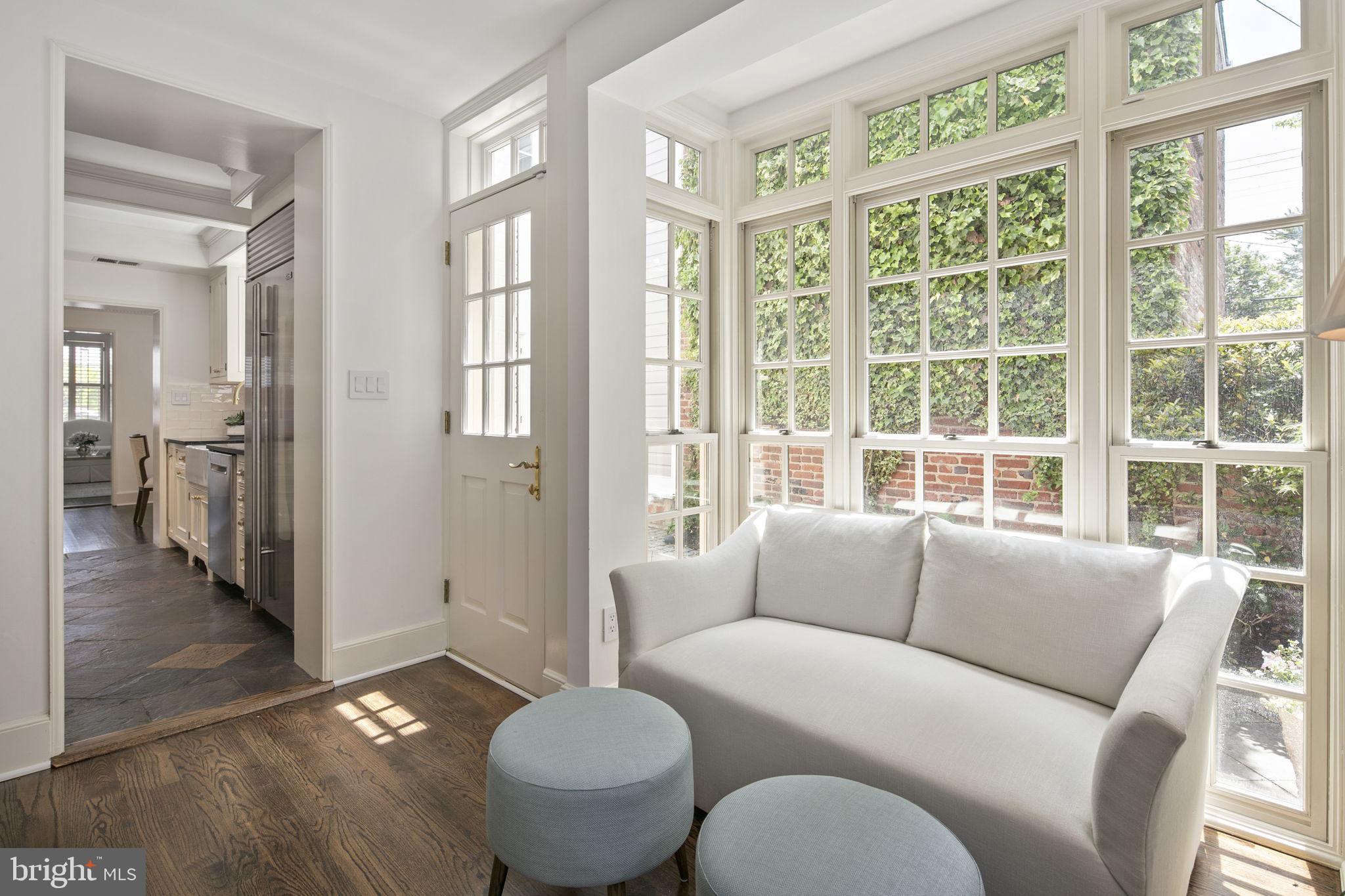 OLD TOWN ALEXANDRIA - Residential