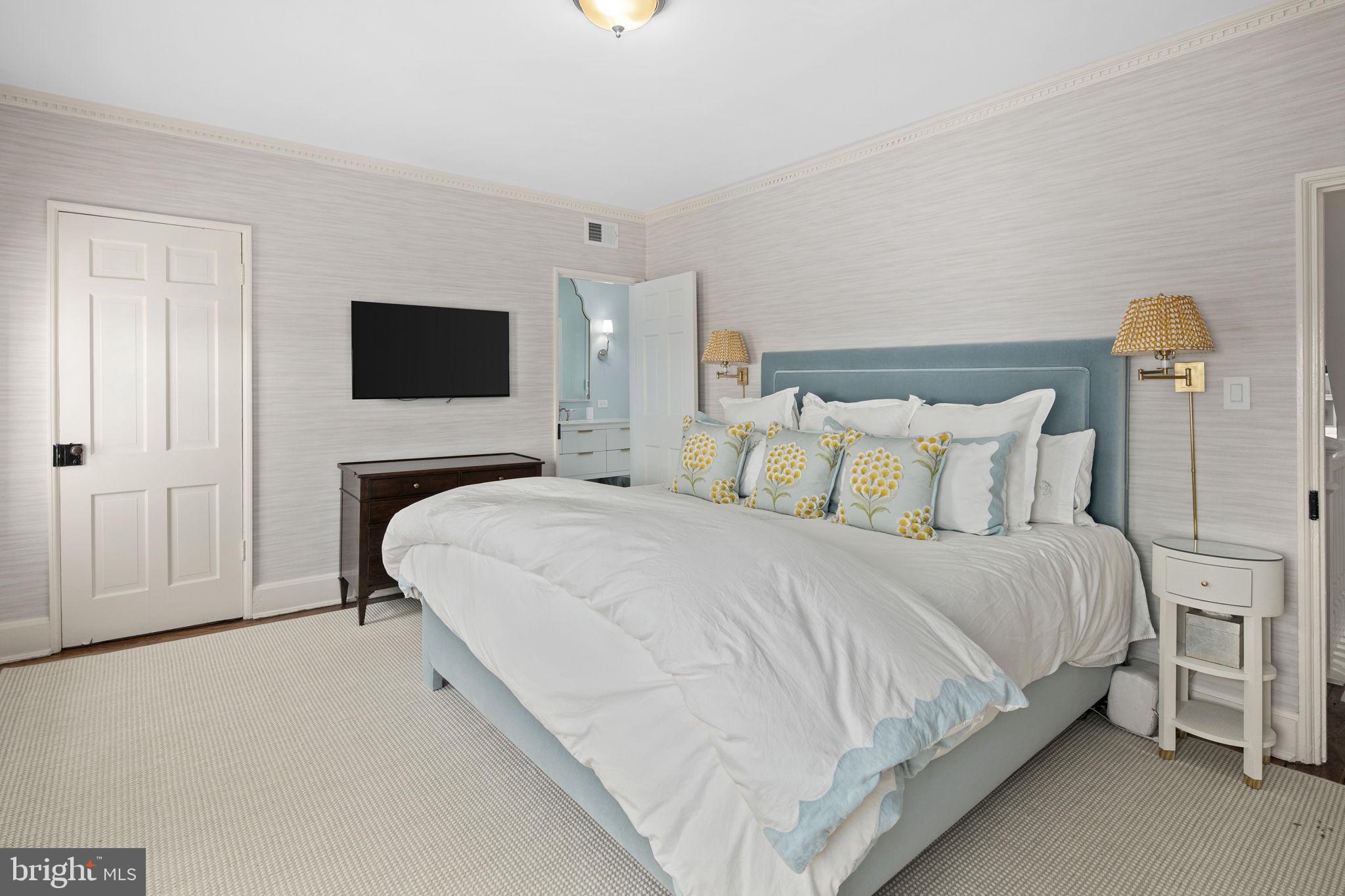 OLD TOWN ALEXANDRIA - Residential