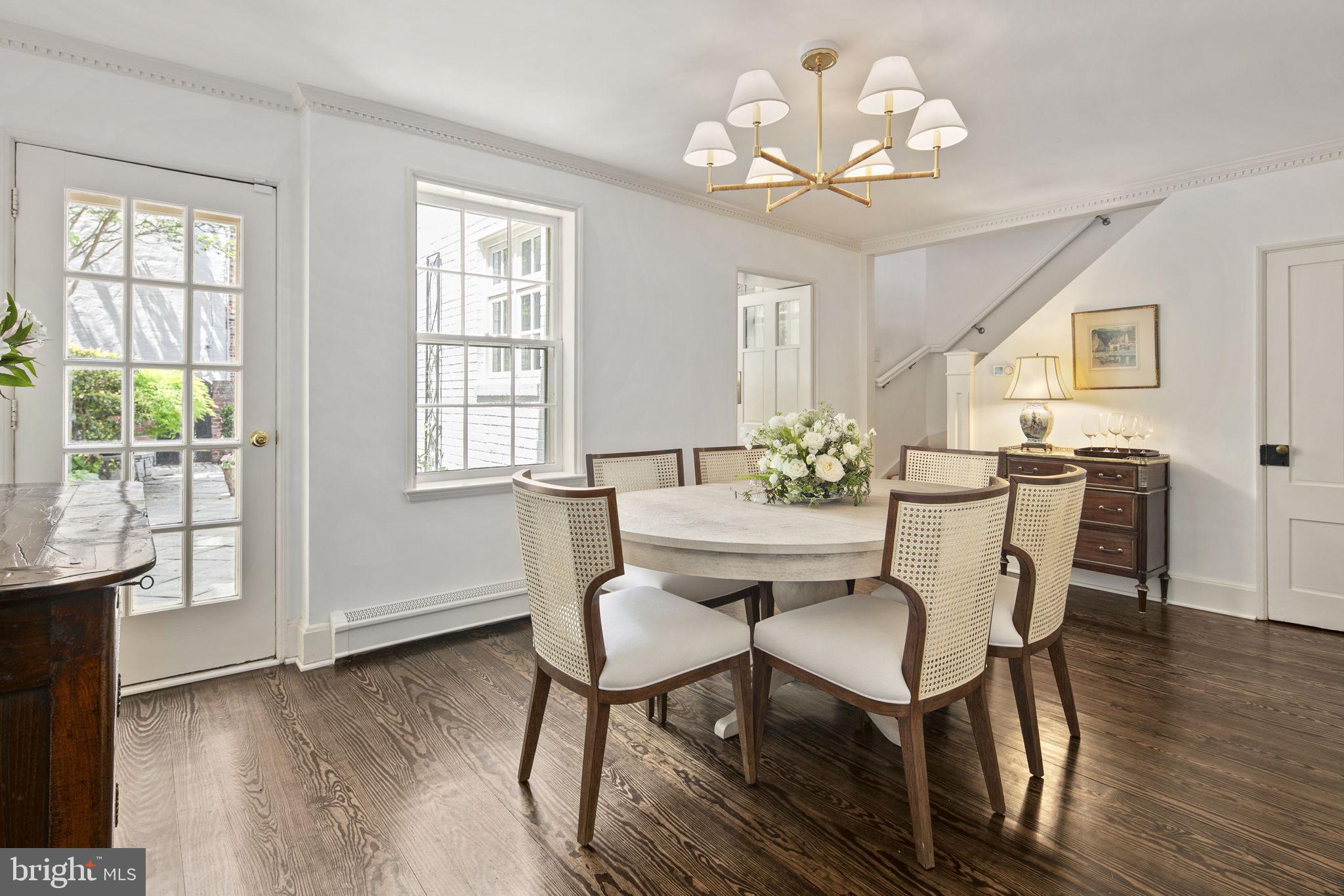 OLD TOWN ALEXANDRIA - Residential