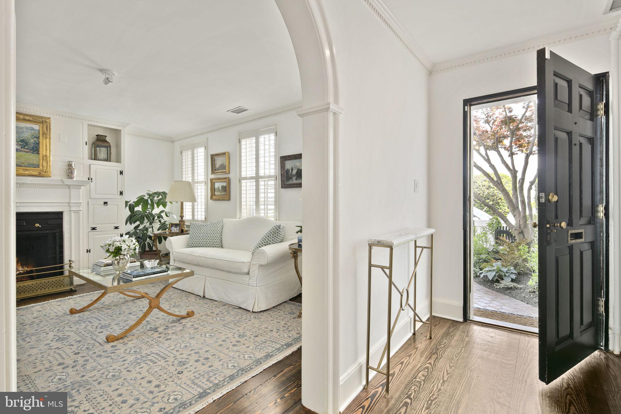 OLD TOWN ALEXANDRIA - Residential