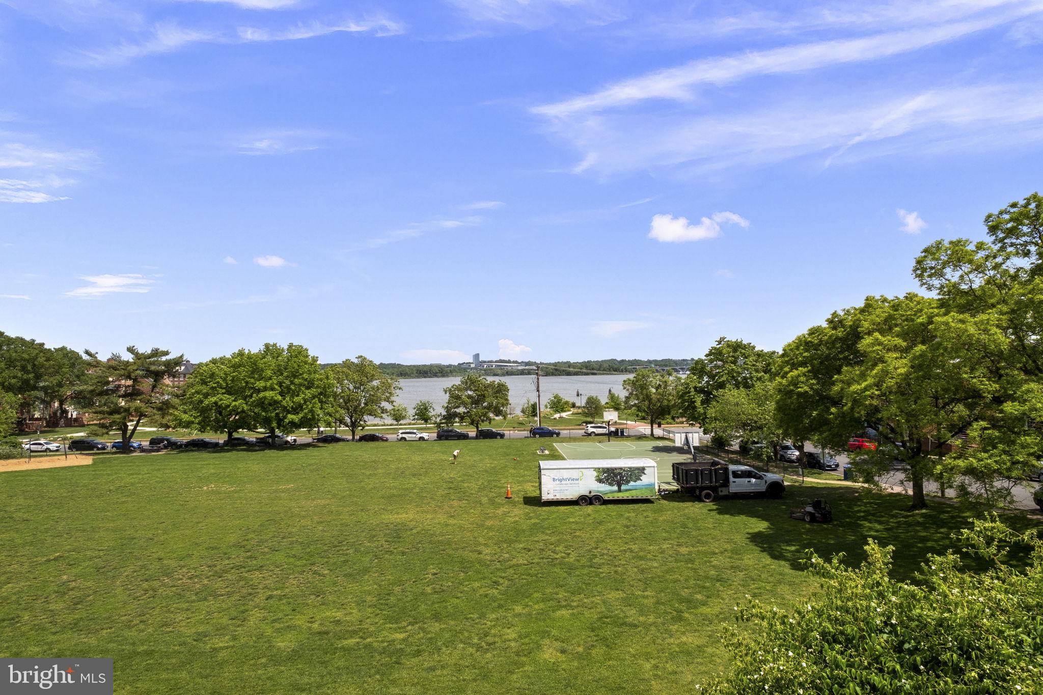 OLD TOWN ALEXANDRIA - Residential