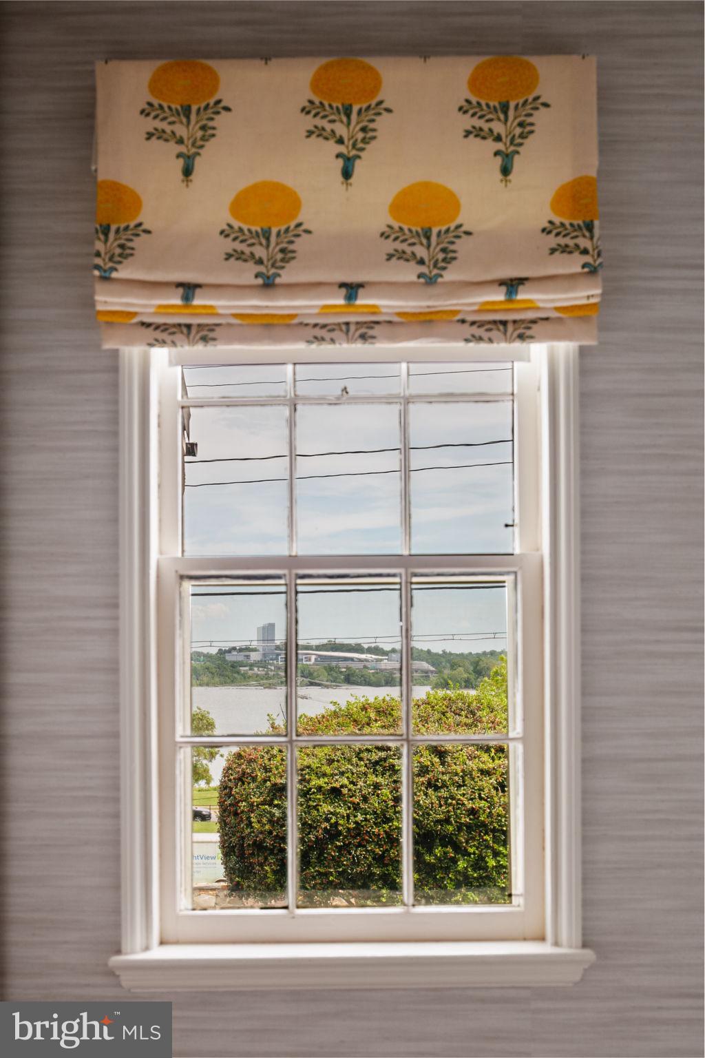 OLD TOWN ALEXANDRIA - Residential