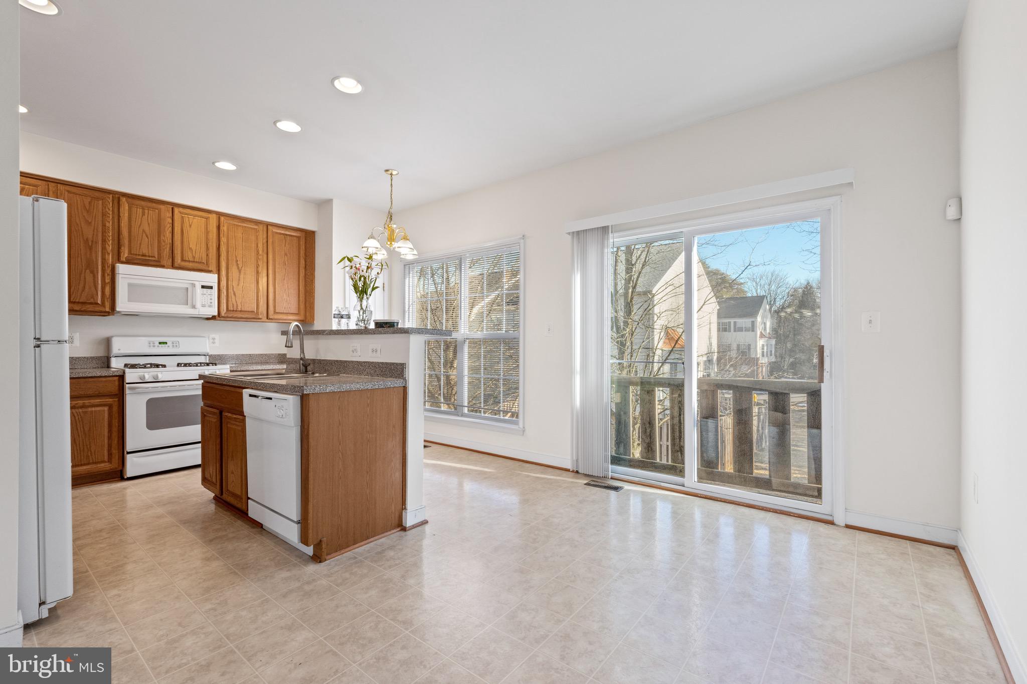 BRIGHTWOOD FOREST - Residential Lease