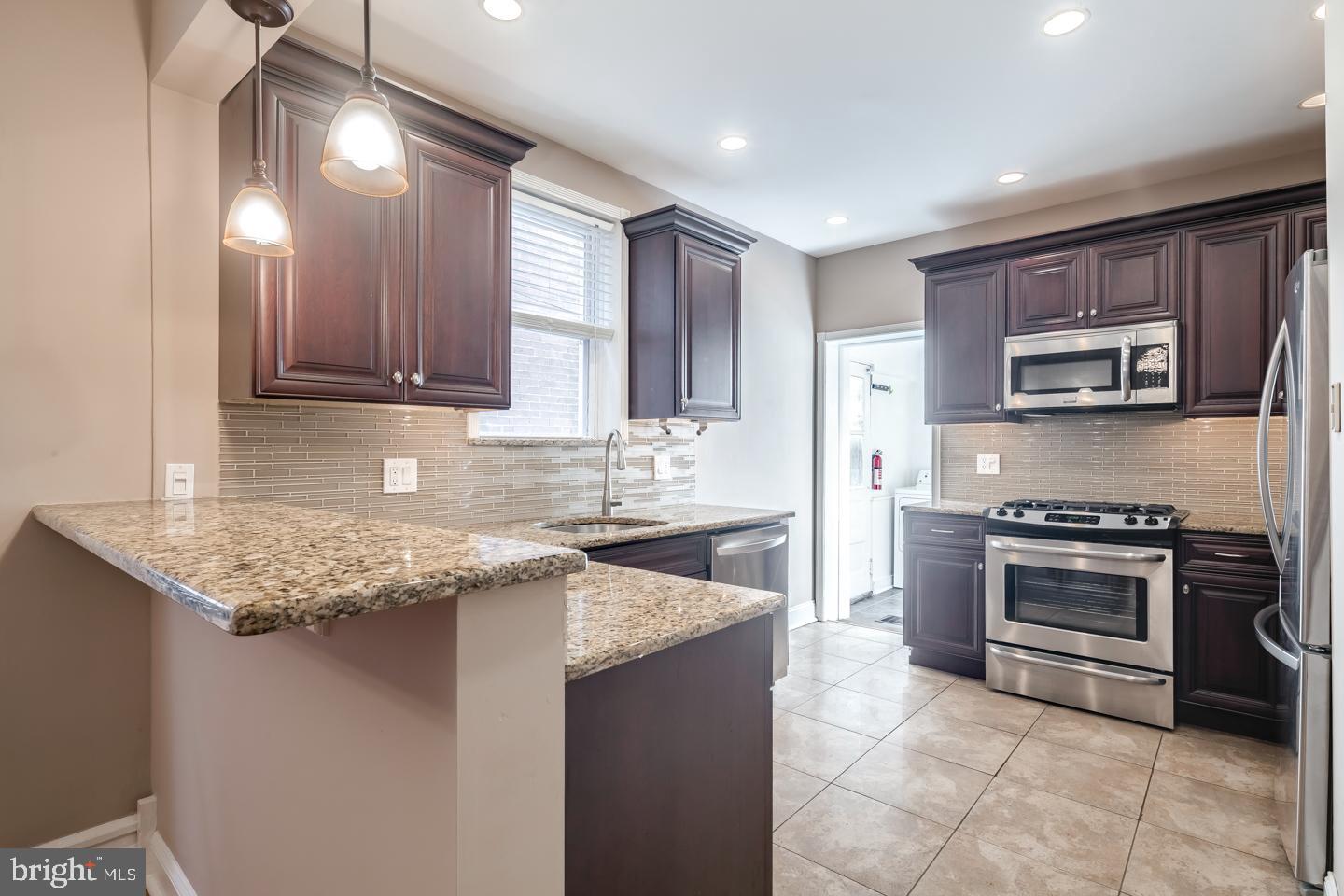 FAIRMOUNT - Residential Lease