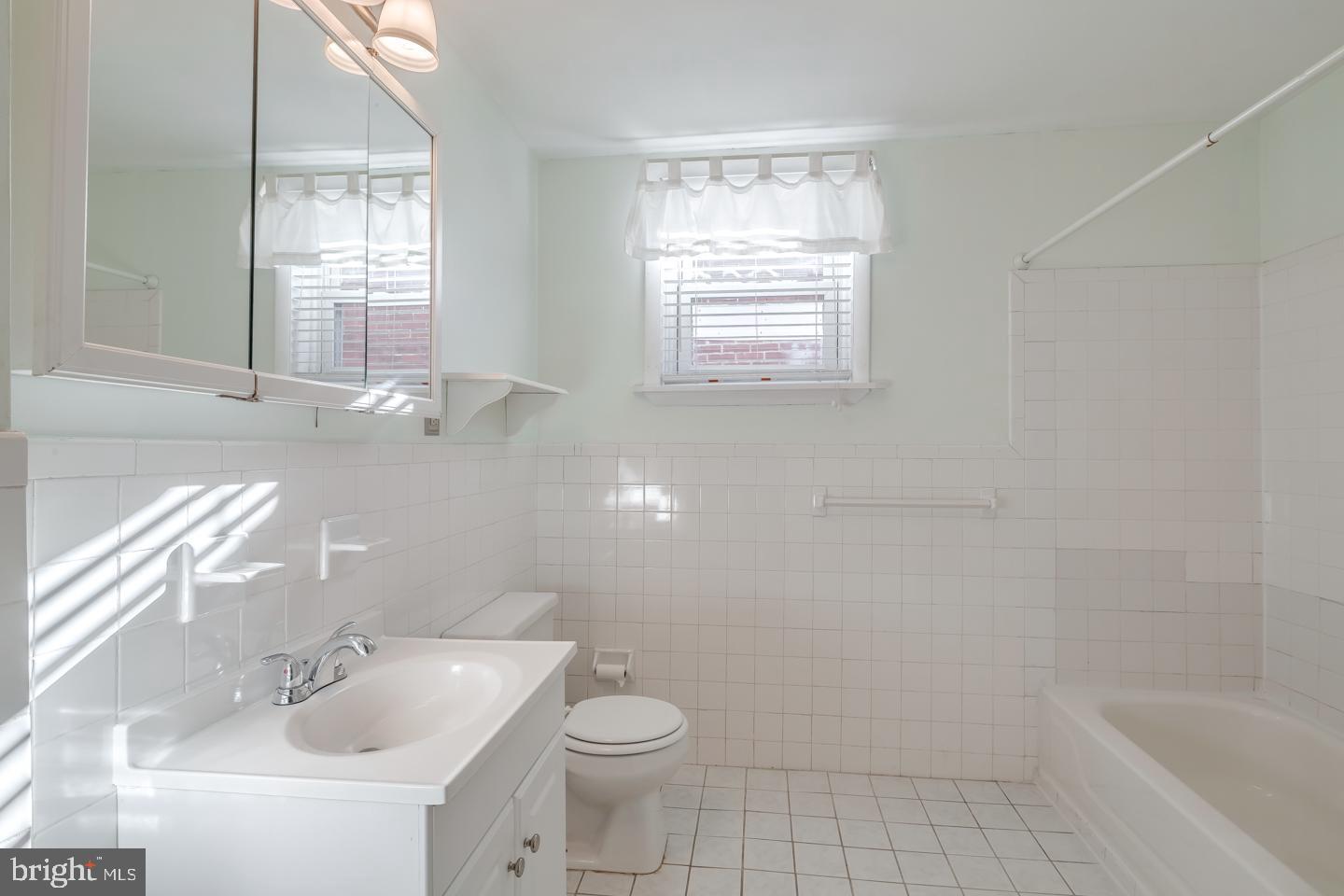 FAIRMOUNT - Residential Lease