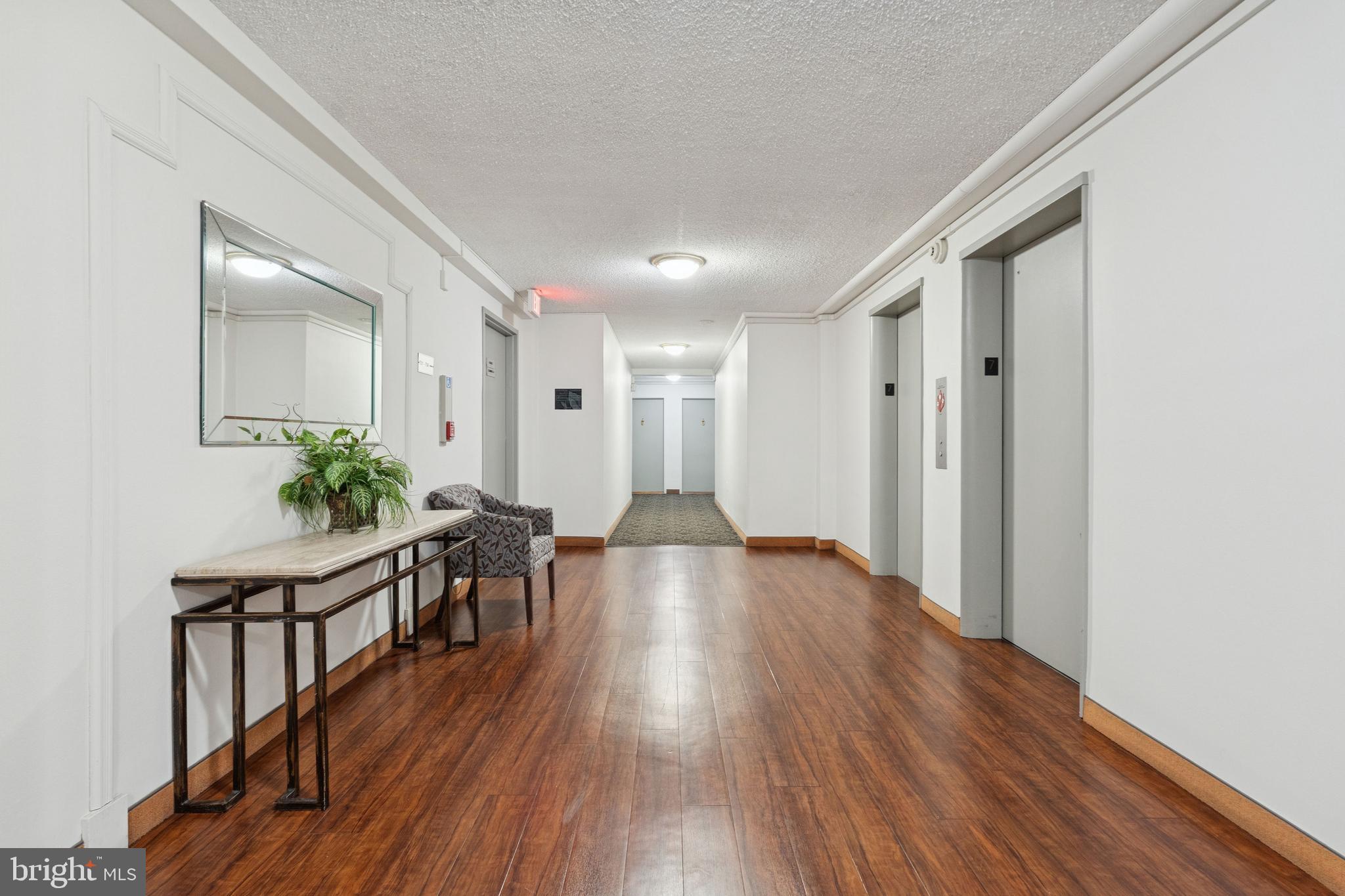 RIVER TOWERS - Residential