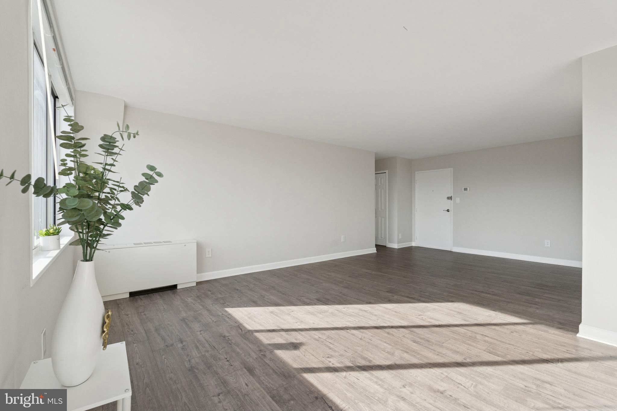 RIVER TOWERS - Residential