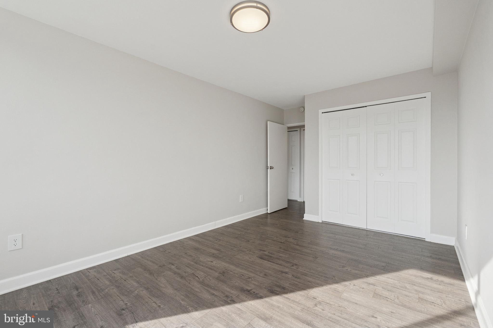 RIVER TOWERS - Residential