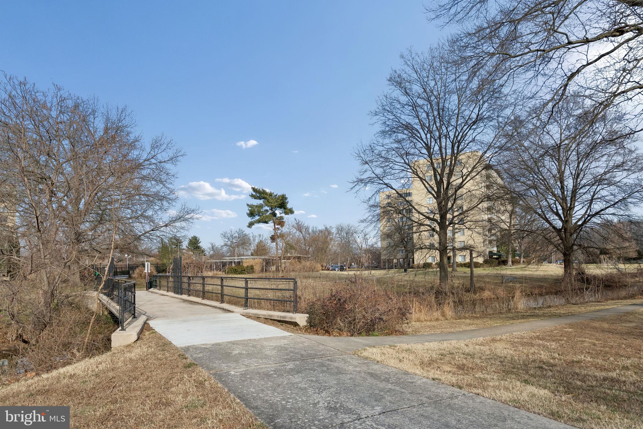 RIVER TOWERS - Residential