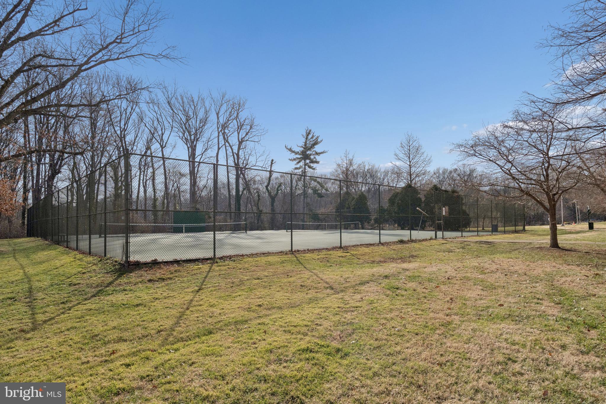 RIVER TOWERS - Residential