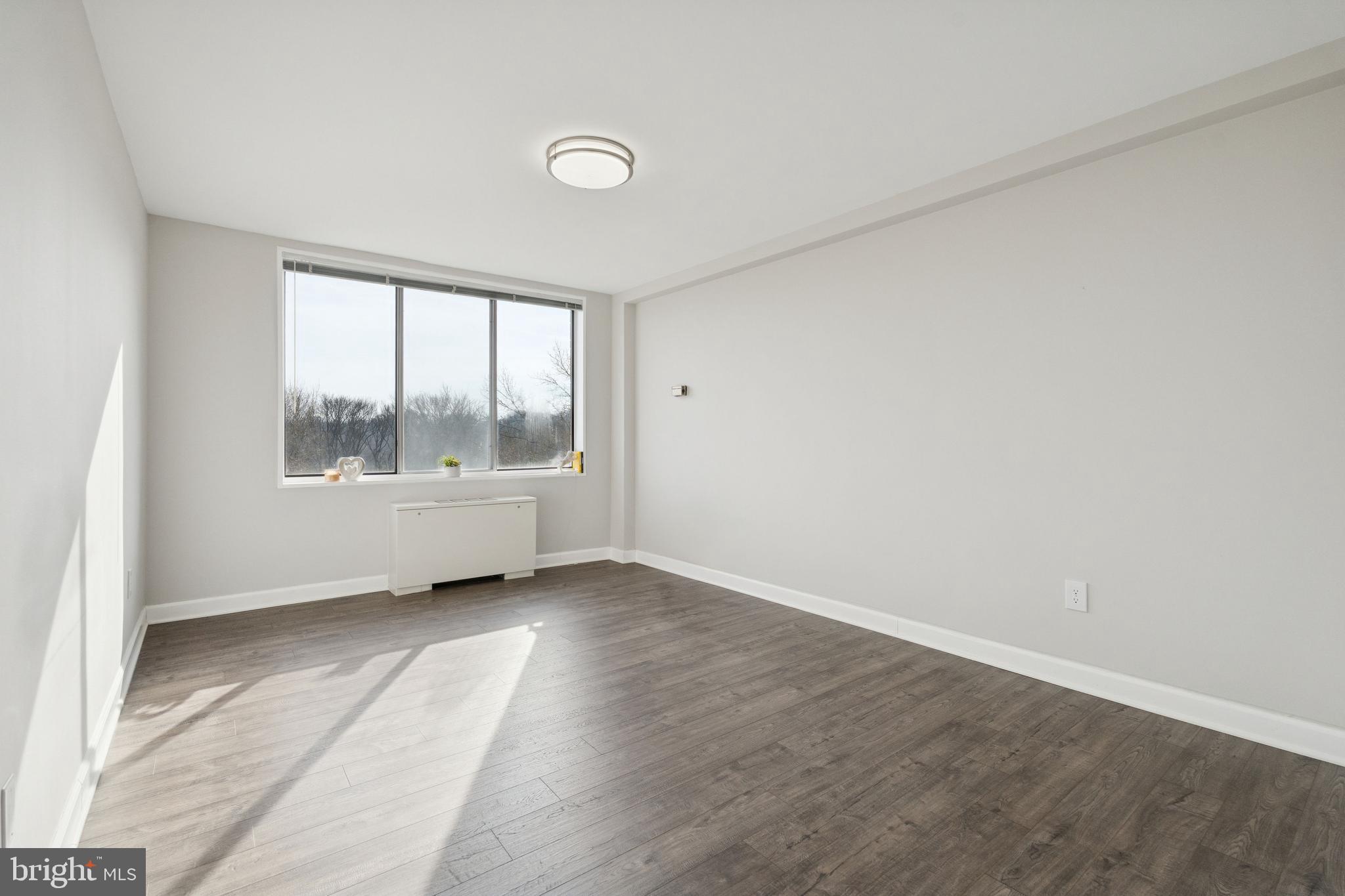 RIVER TOWERS - Residential