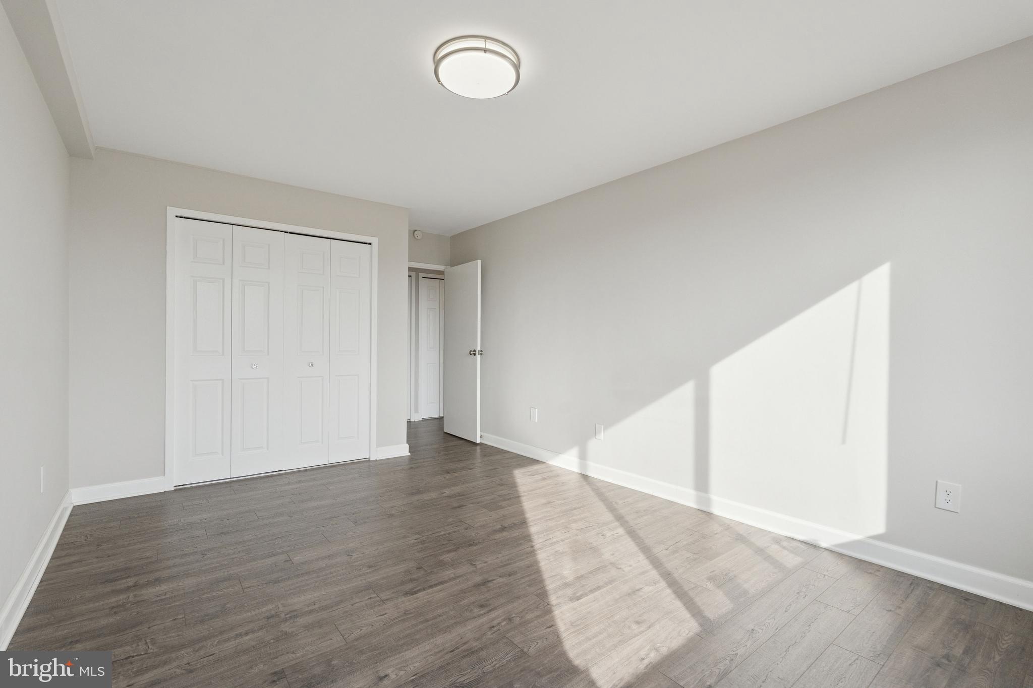 RIVER TOWERS - Residential