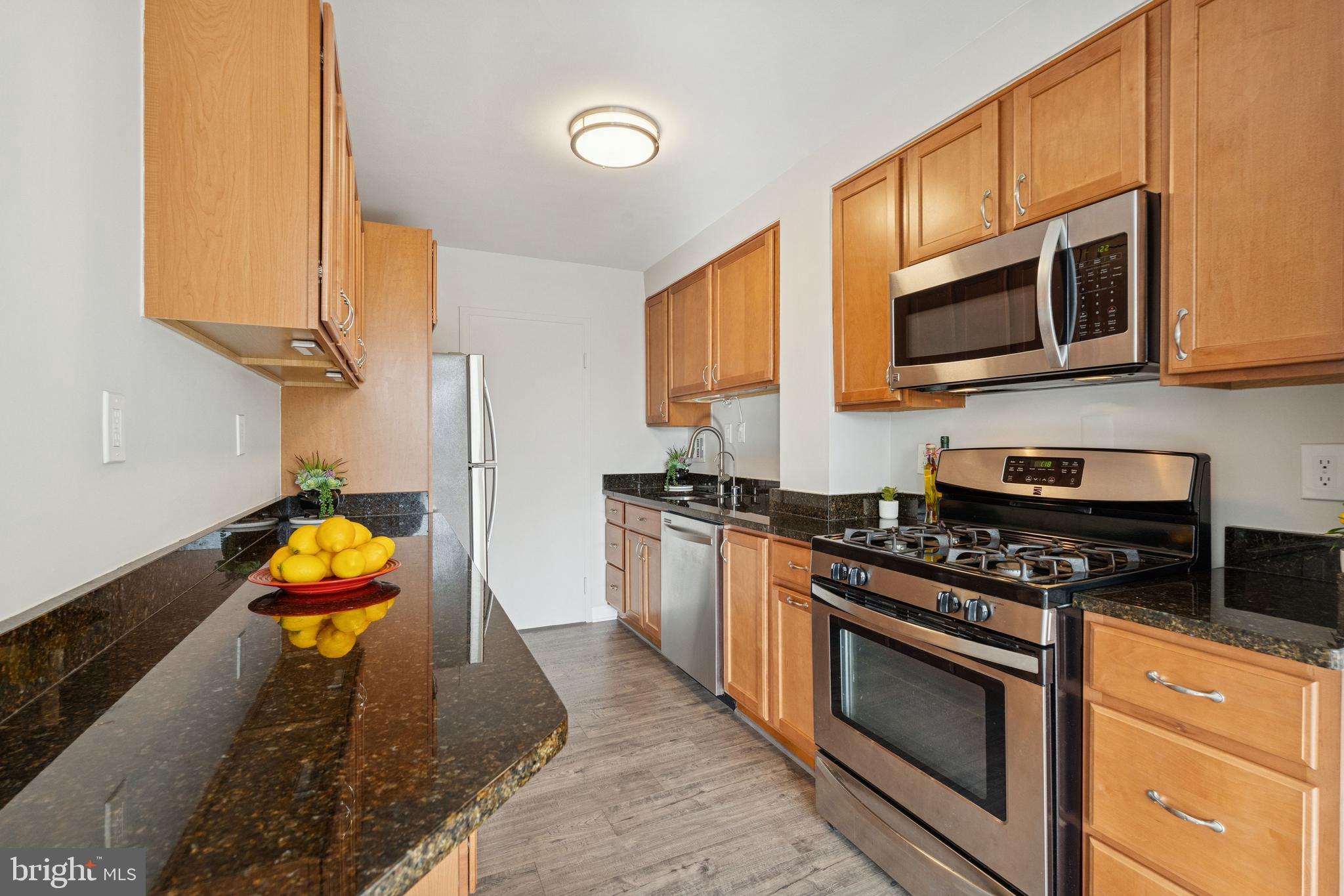 RIVER TOWERS - Residential