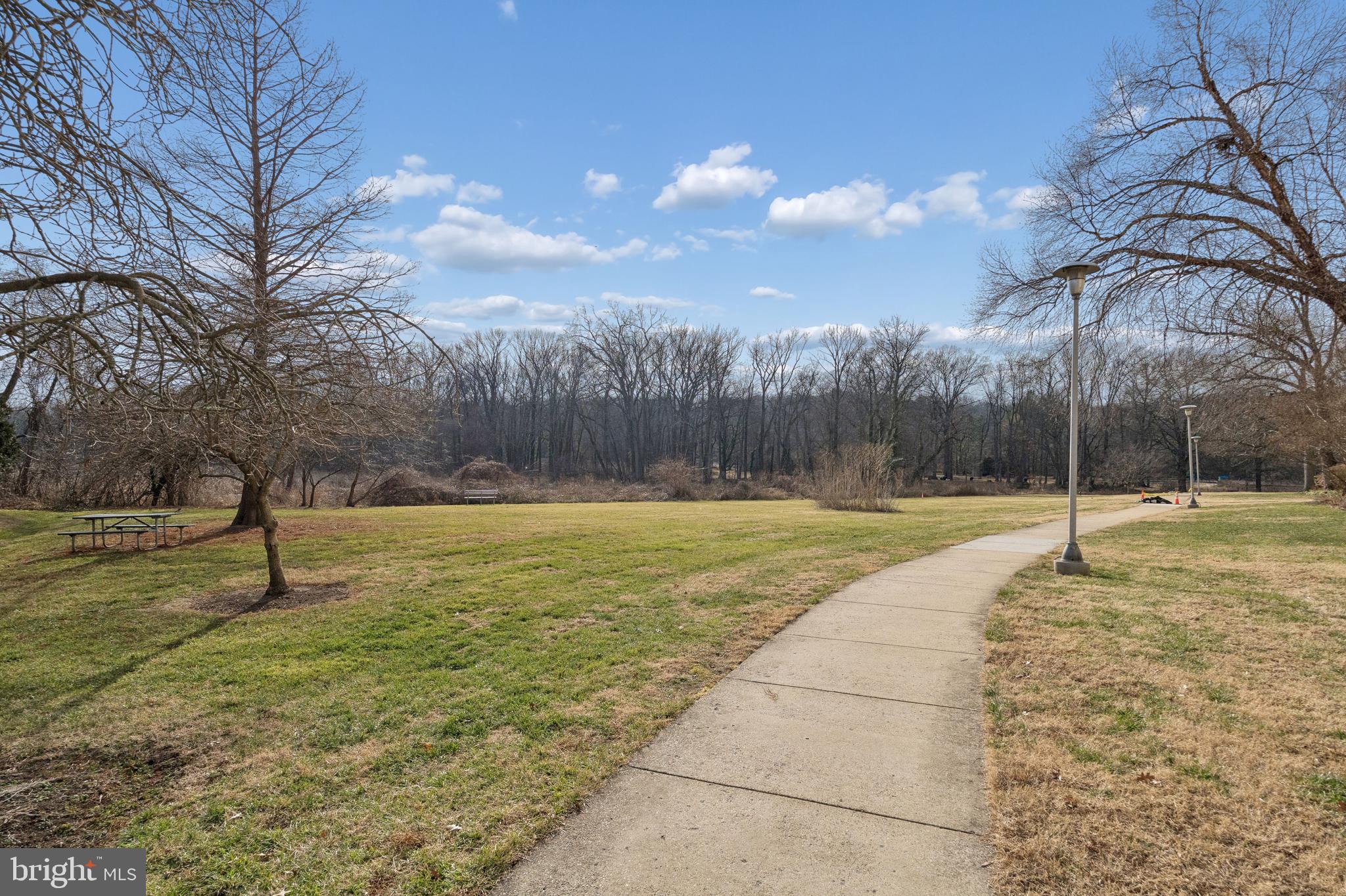 RIVER TOWERS - Residential