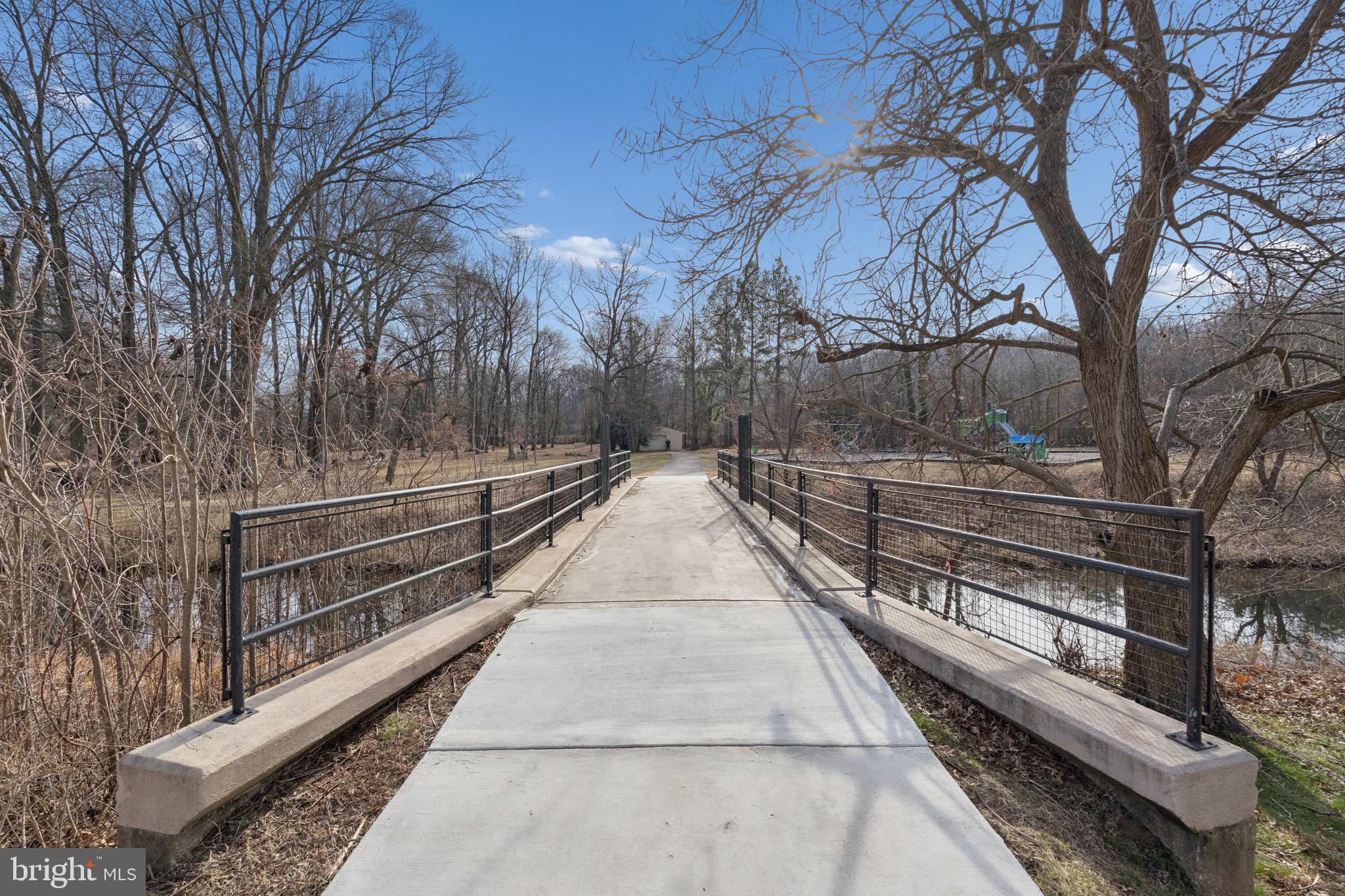 RIVER TOWERS - Residential