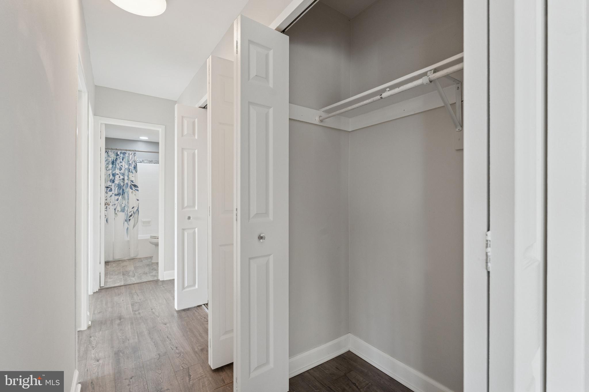 RIVER TOWERS - Residential